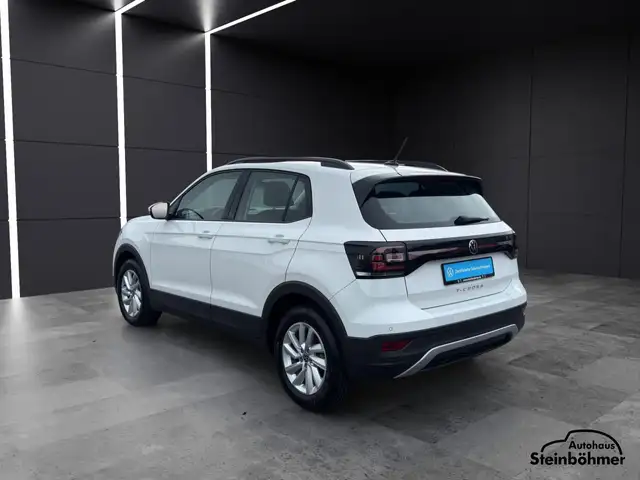Volkswagen T-Cross view 4