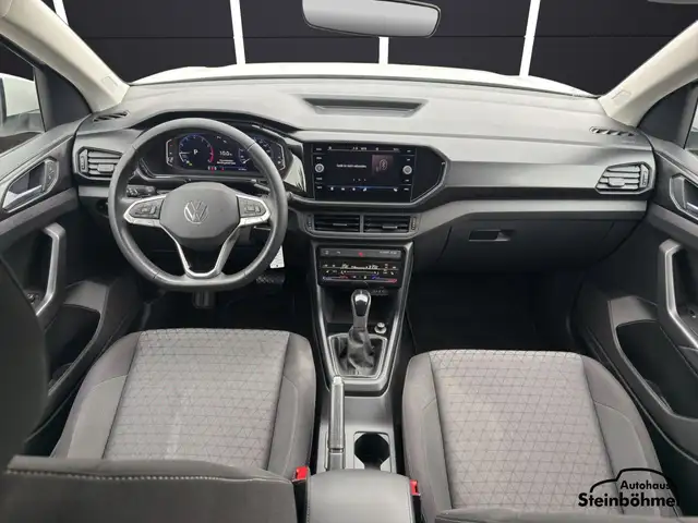Volkswagen T-Cross view 21