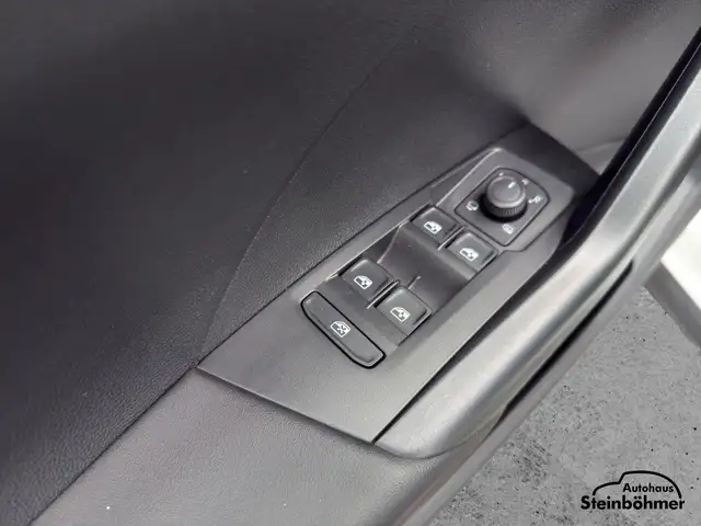 Volkswagen T-Cross view 18
