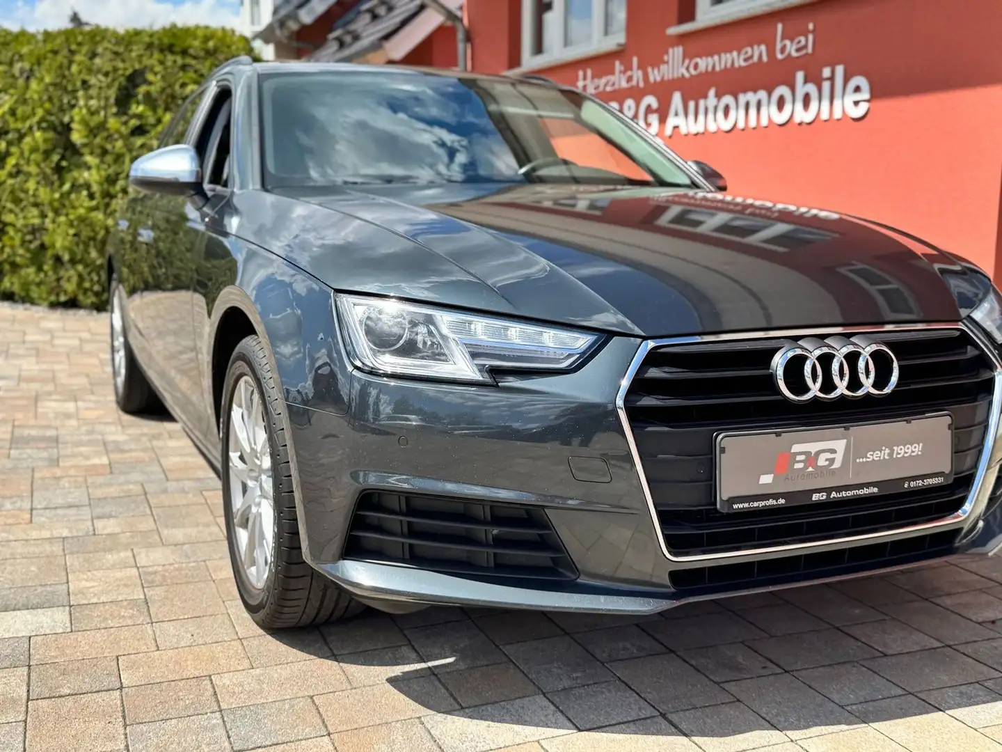 Audi A4 *AHK*Sitzheizung*Xenon Grau - 2