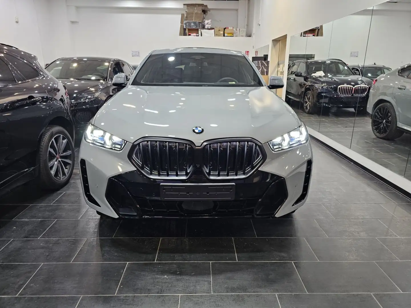 BMW X6 M-Sport C.22 Tetto Navi CAM360 HarmanKardon MSport Gris - 2