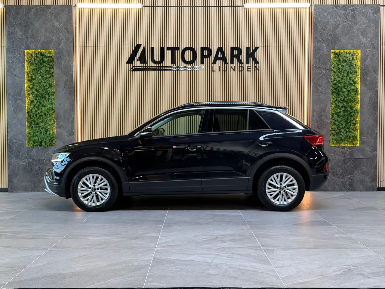 Volkswagen T-Roc 1.5 TSI Life AUTOMAAT LED DEALER ONDERHOUDEN STOEL, миниатюра 2