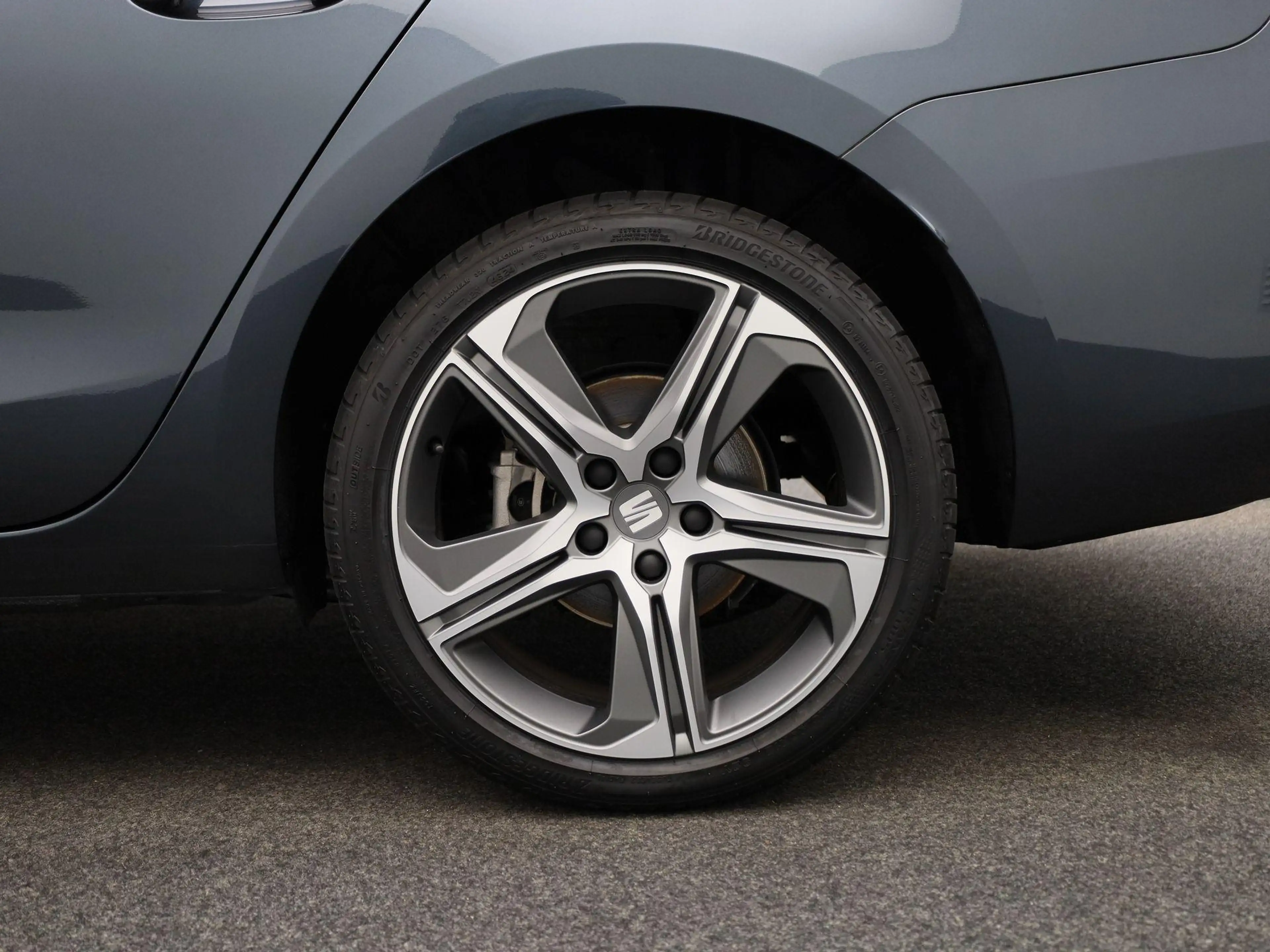 SEAT Leon e-Hybrid Sportstourer 1.5 TSI FR PHEV First Edition 204 PK — photo 12