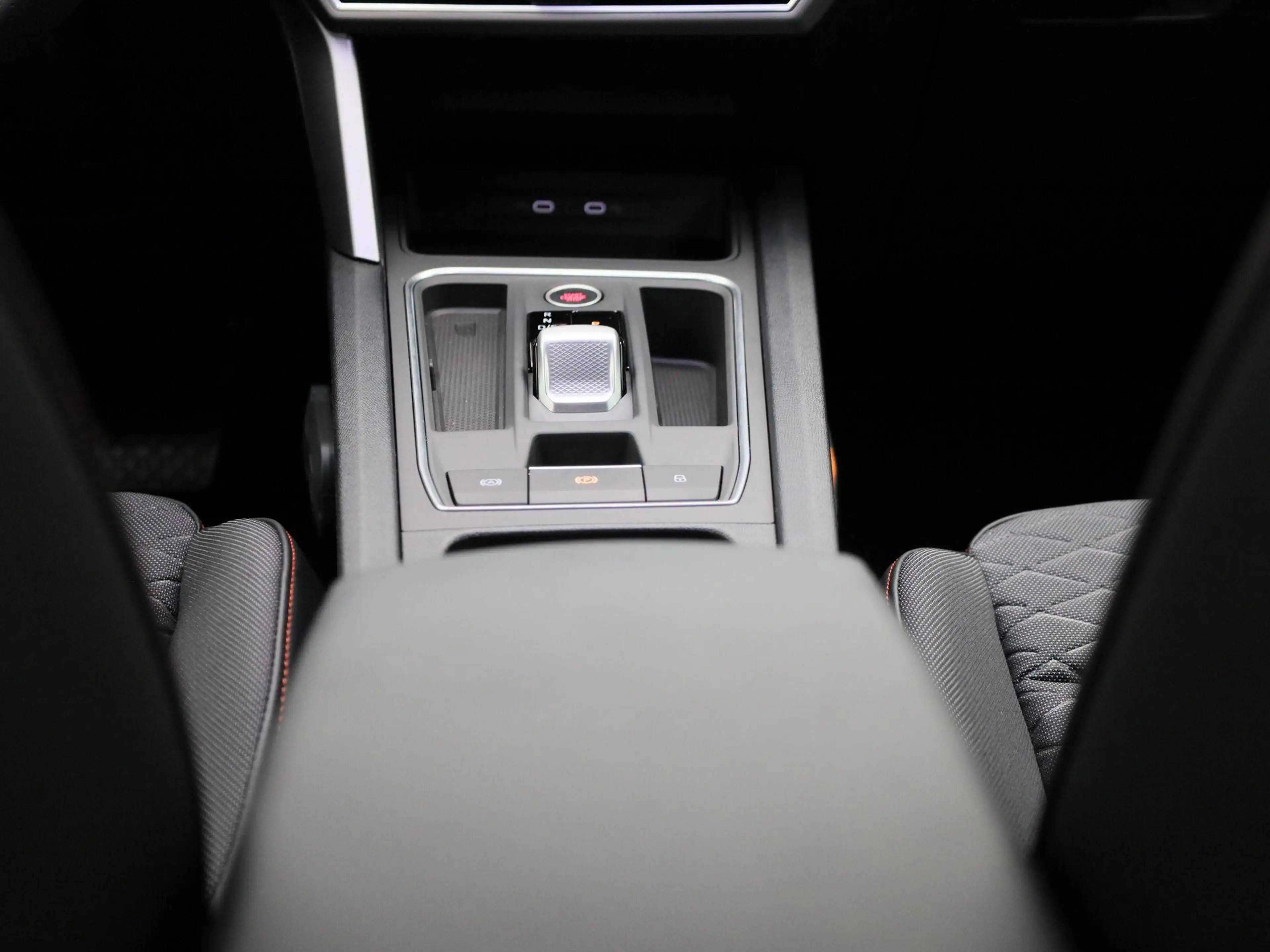 SEAT Leon e-Hybrid Sportstourer 1.5 TSI FR PHEV First Edition 204 PK — photo 9