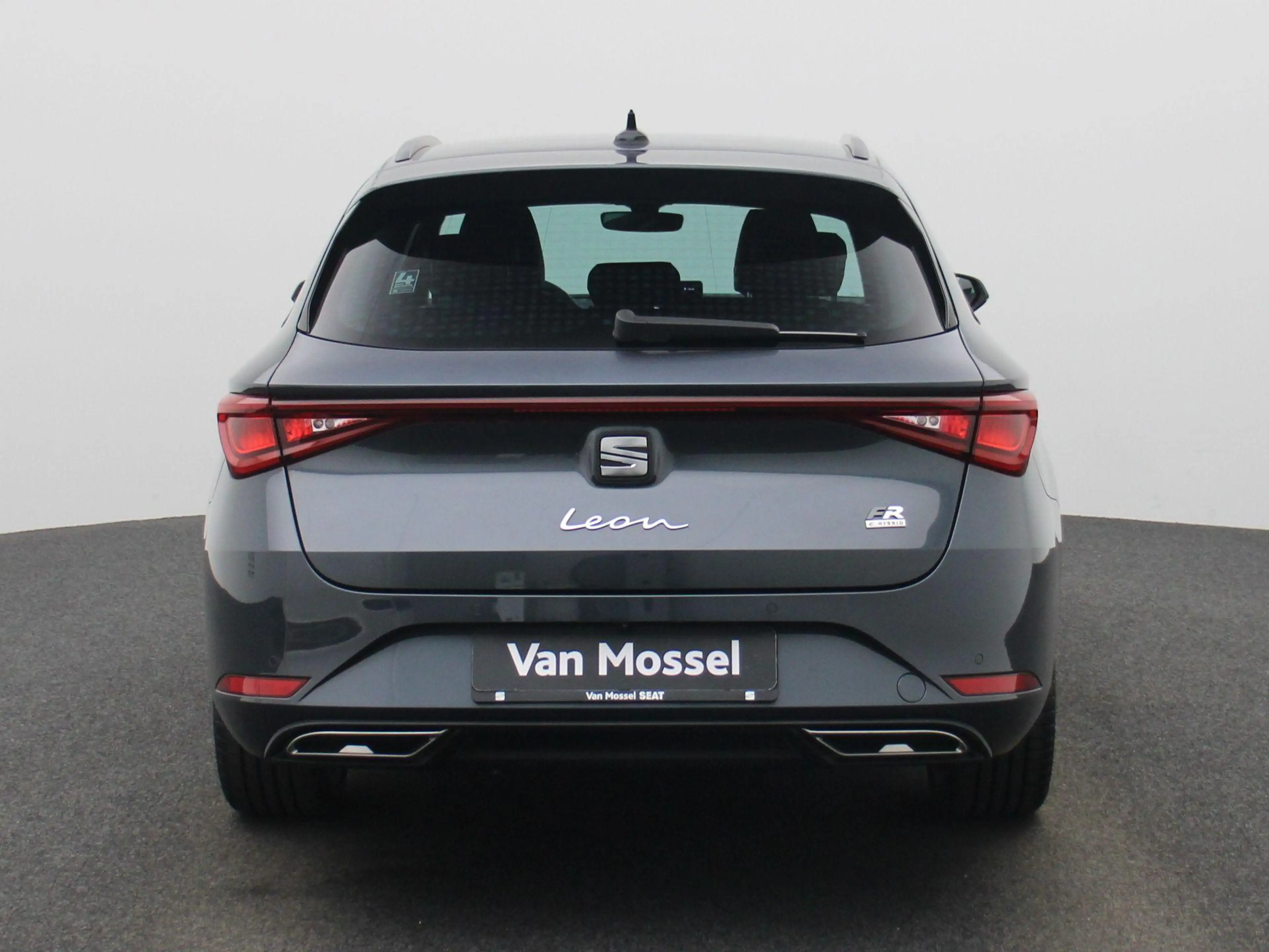 SEAT Leon e-Hybrid Sportstourer 1.5 TSI FR PHEV First Edition 204 PK — photo 5