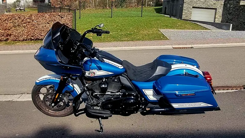 Harley-Davidson Road Glide - foto 2