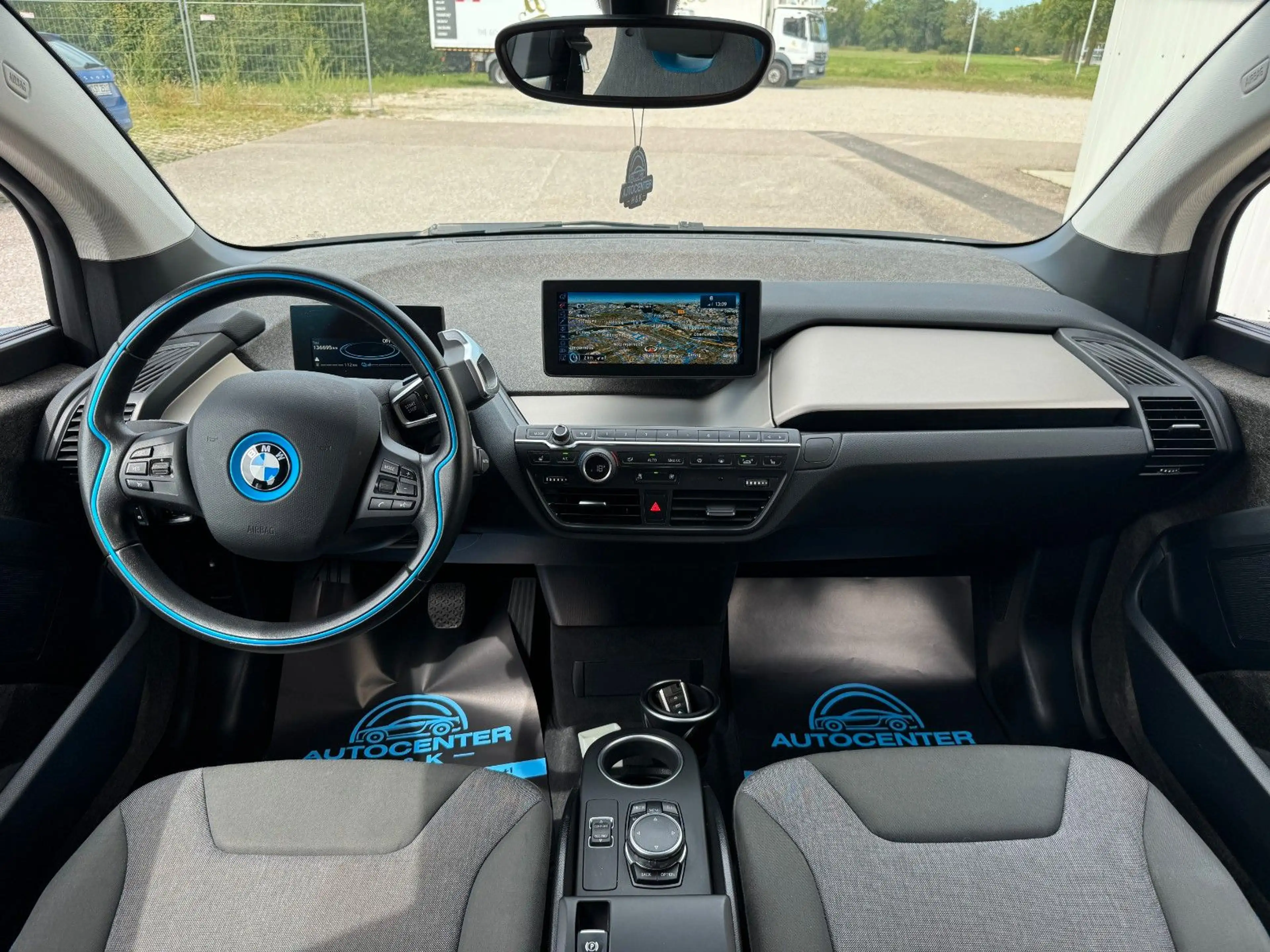 BMW i3 REX *NAVI*LED*SHZ*PDC* — photo 10