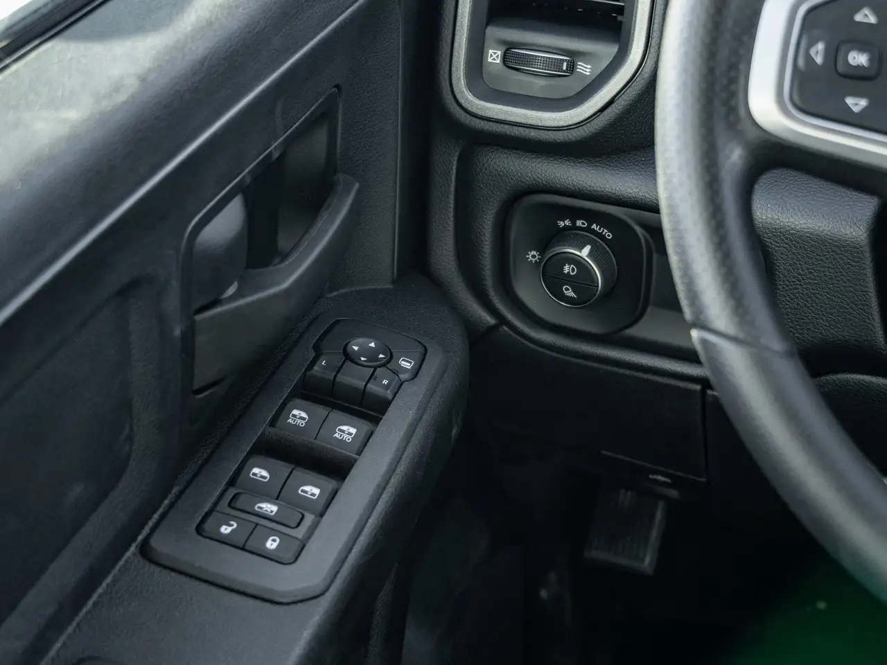 RAM 3500 снимка RAM 3500