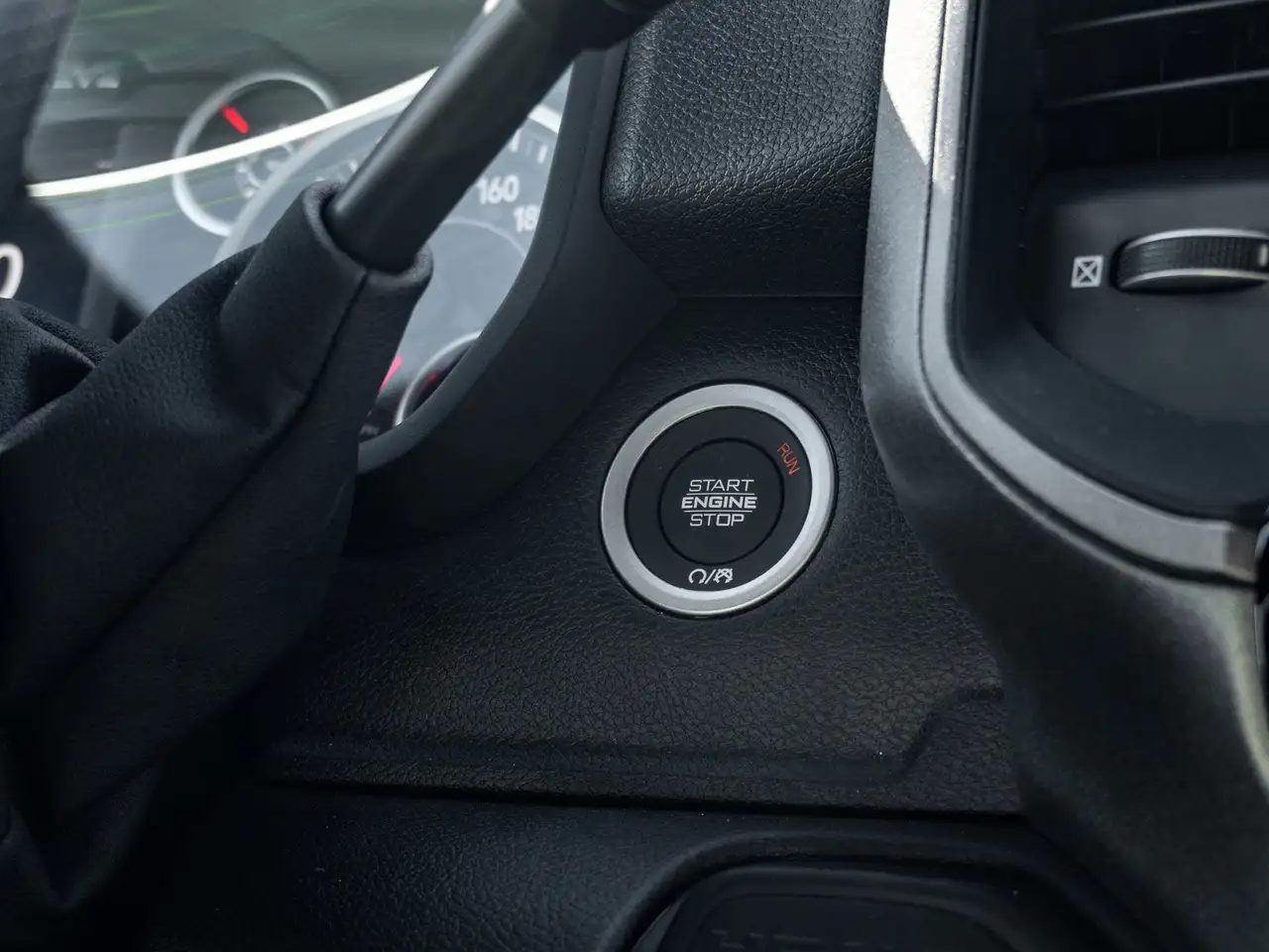 RAM 3500 снимка RAM 3500