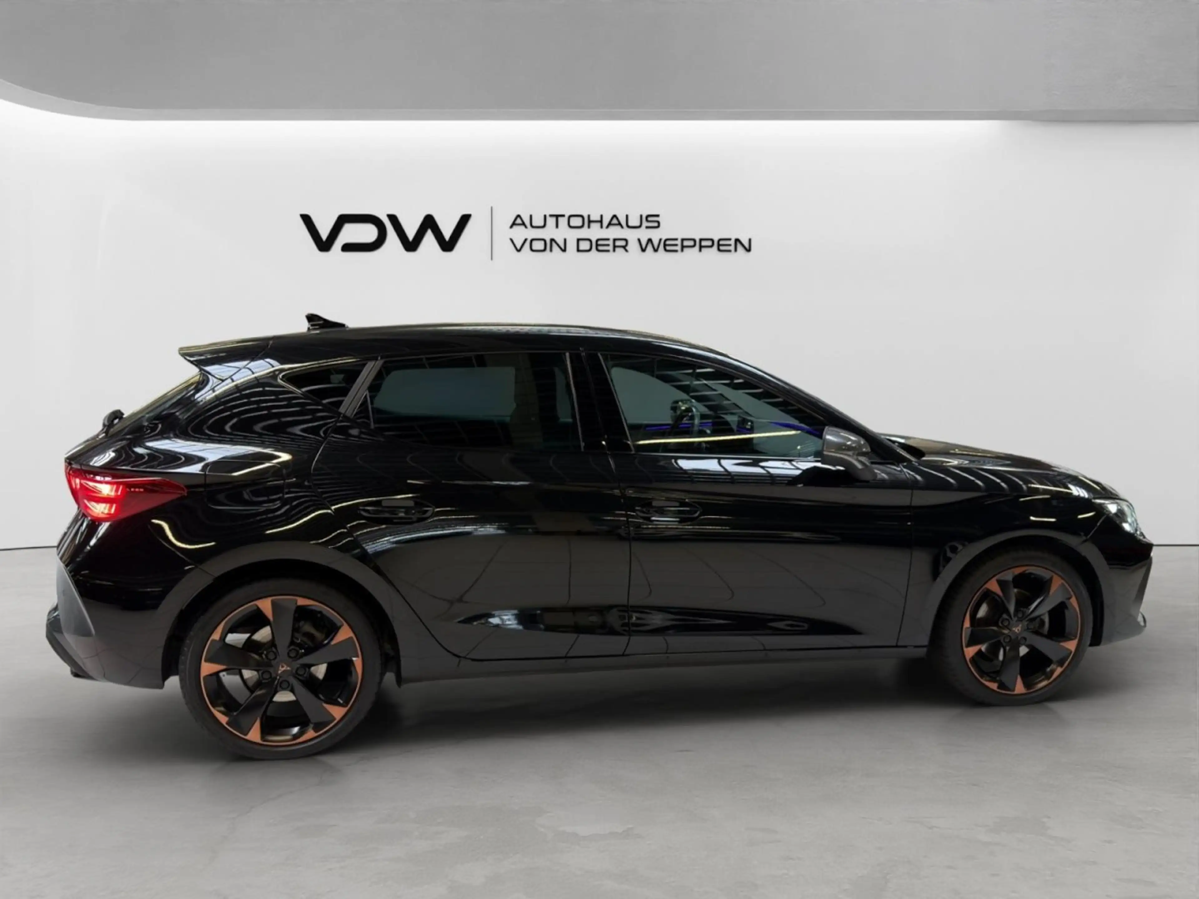 CUPRA Leon 1.5 eTSI Kamera, SHZ, ACC, LED Klima — photo 9