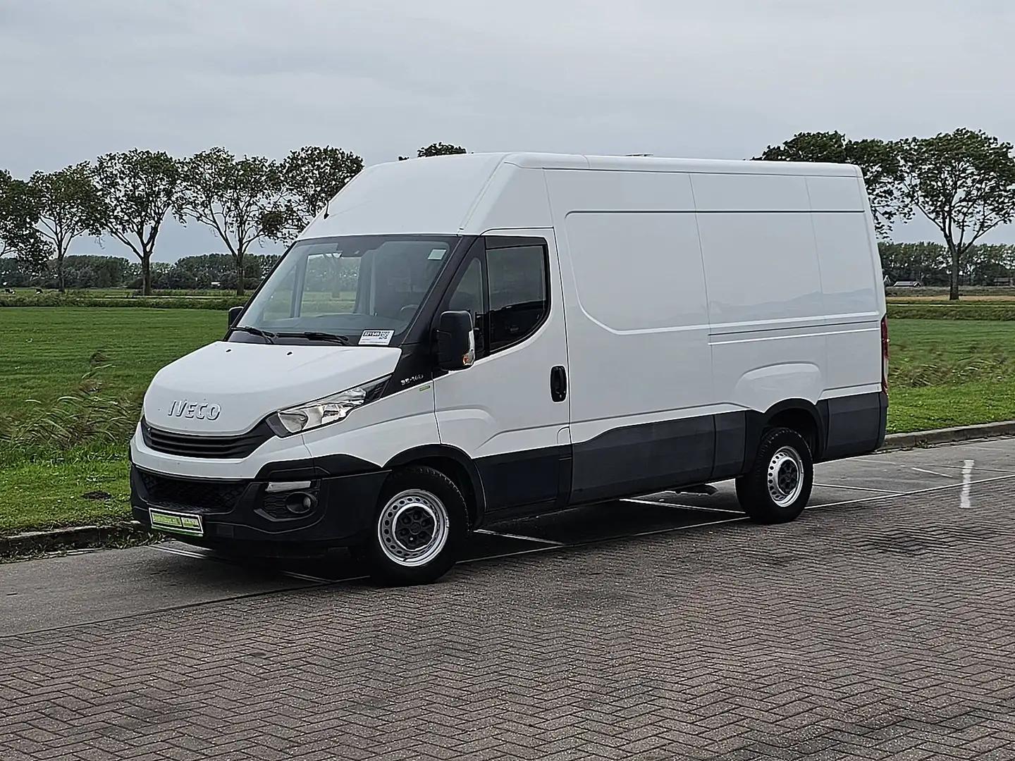 Iveco Daily 35S14 L2H2 Airco Euro6! Weiß - 2