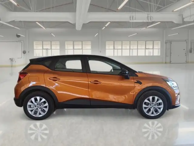 Renault Captur view 3