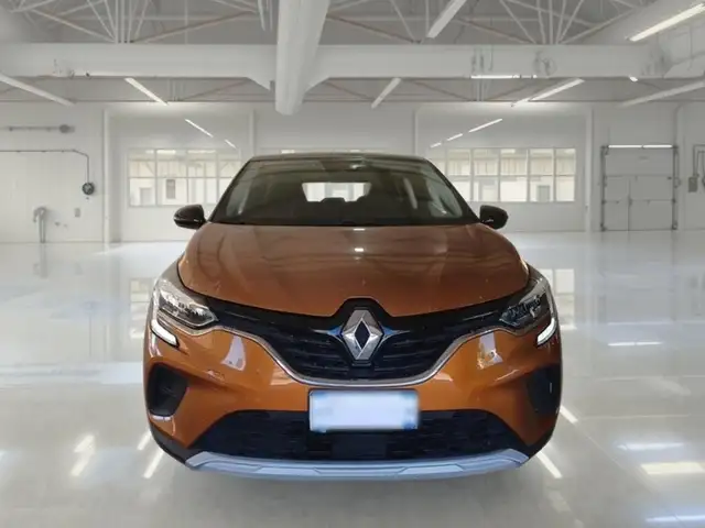 Renault Captur view 2