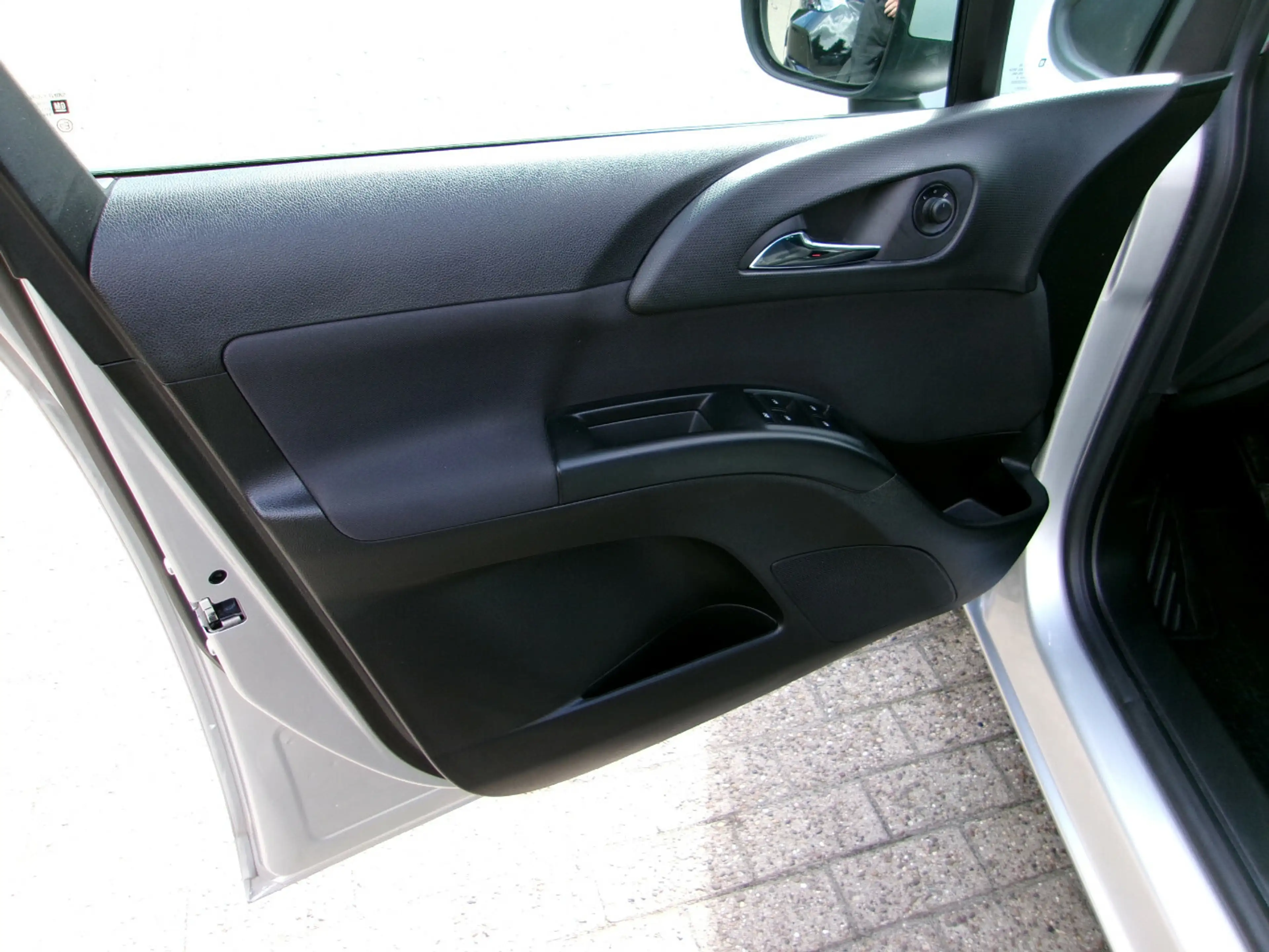 Opel Meriva Drive AHK Szhzg — photo 10