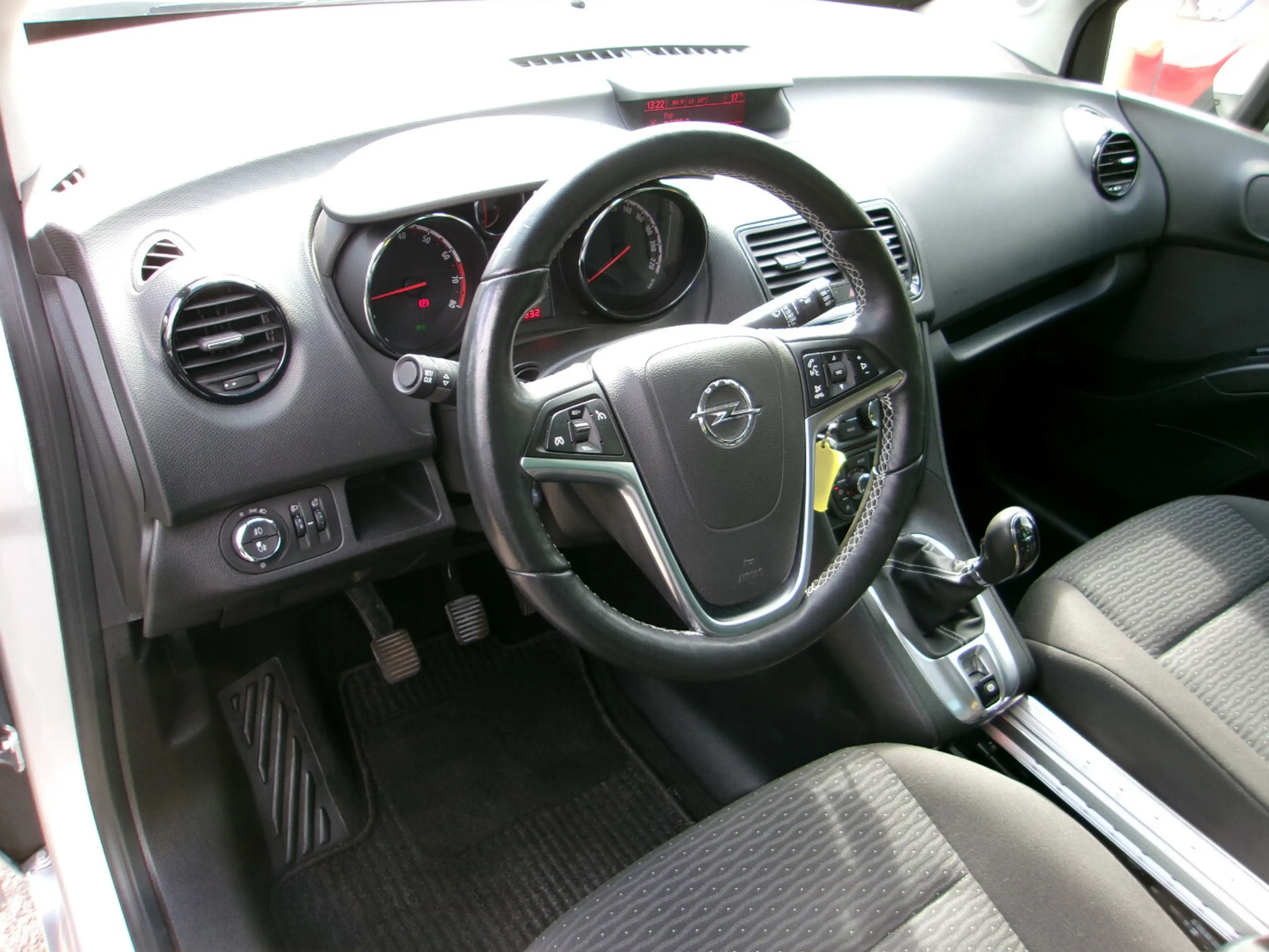 Opel Meriva Drive AHK Szhzg — photo 9