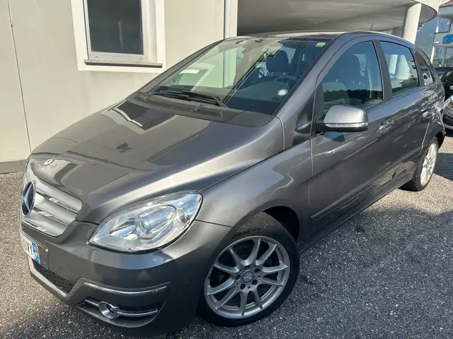 Mercedes-Benz B 160