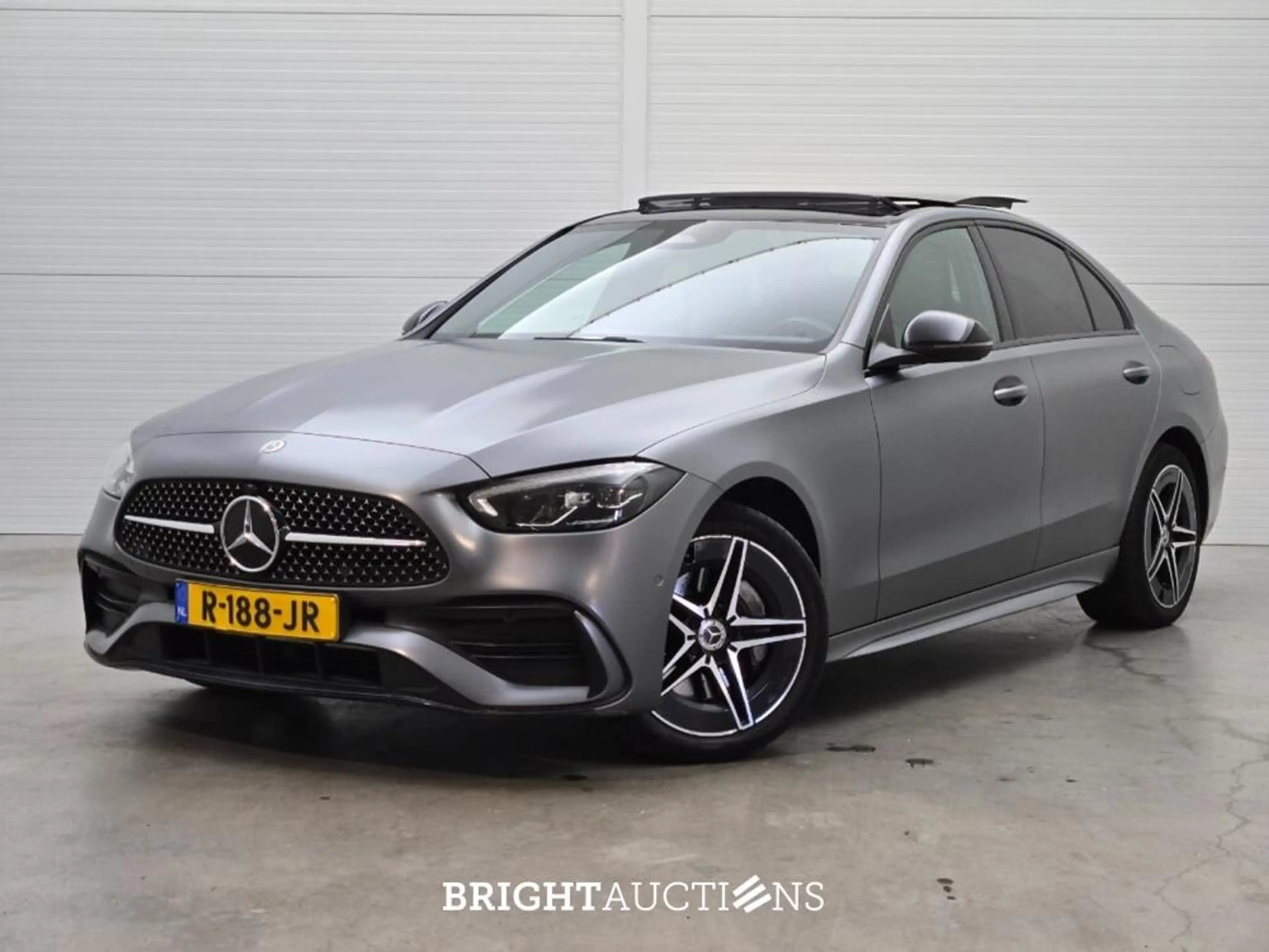 Mercedes-Benz C 300 e AMG Line