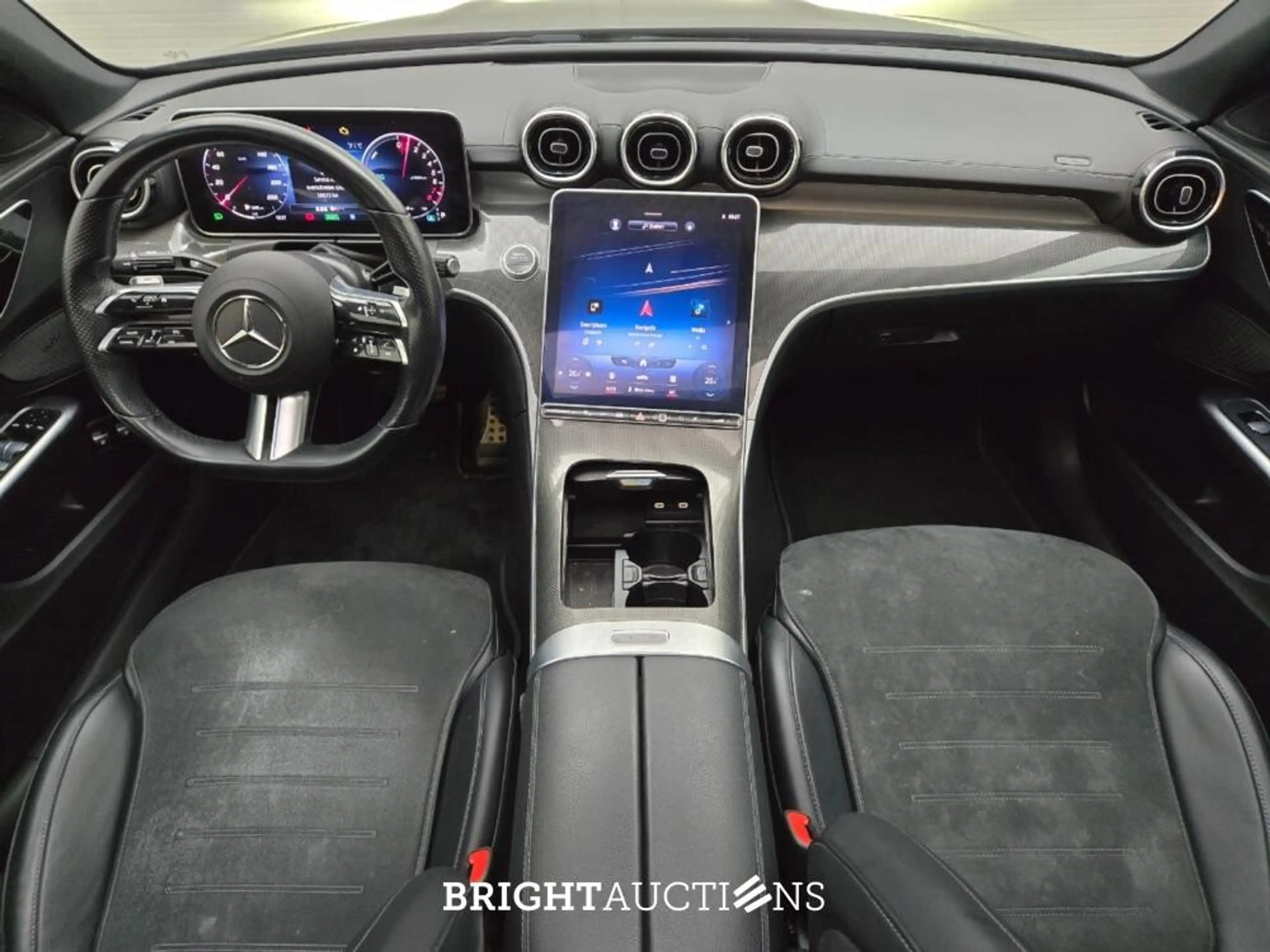 Mercedes-Benz C 300 e AMG Line — photo 5