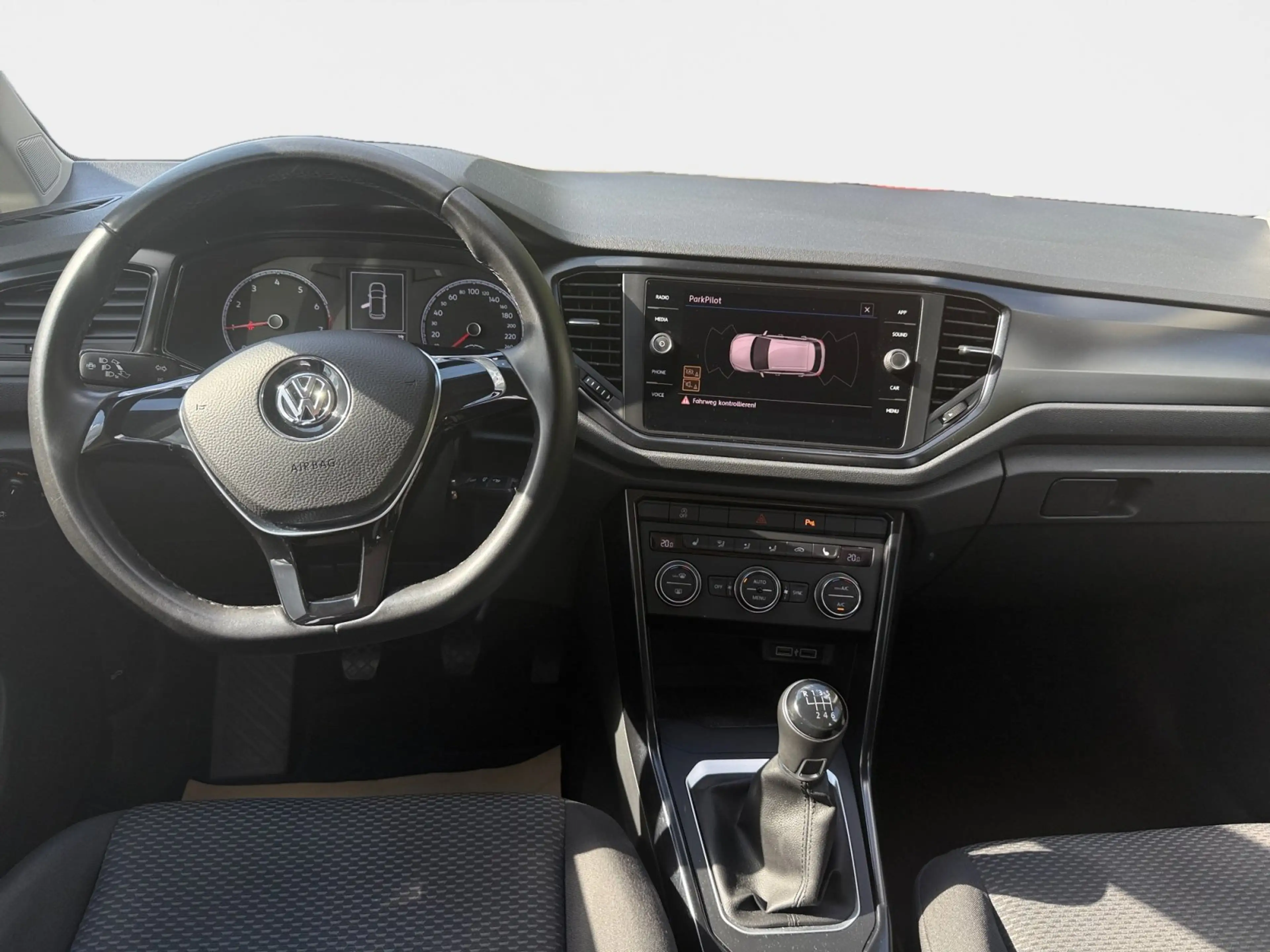 Volkswagen T-Roc 1.0 TSI SHZ*2xKlima*KlimaA*LM*PDC*SoundSys — photo 9