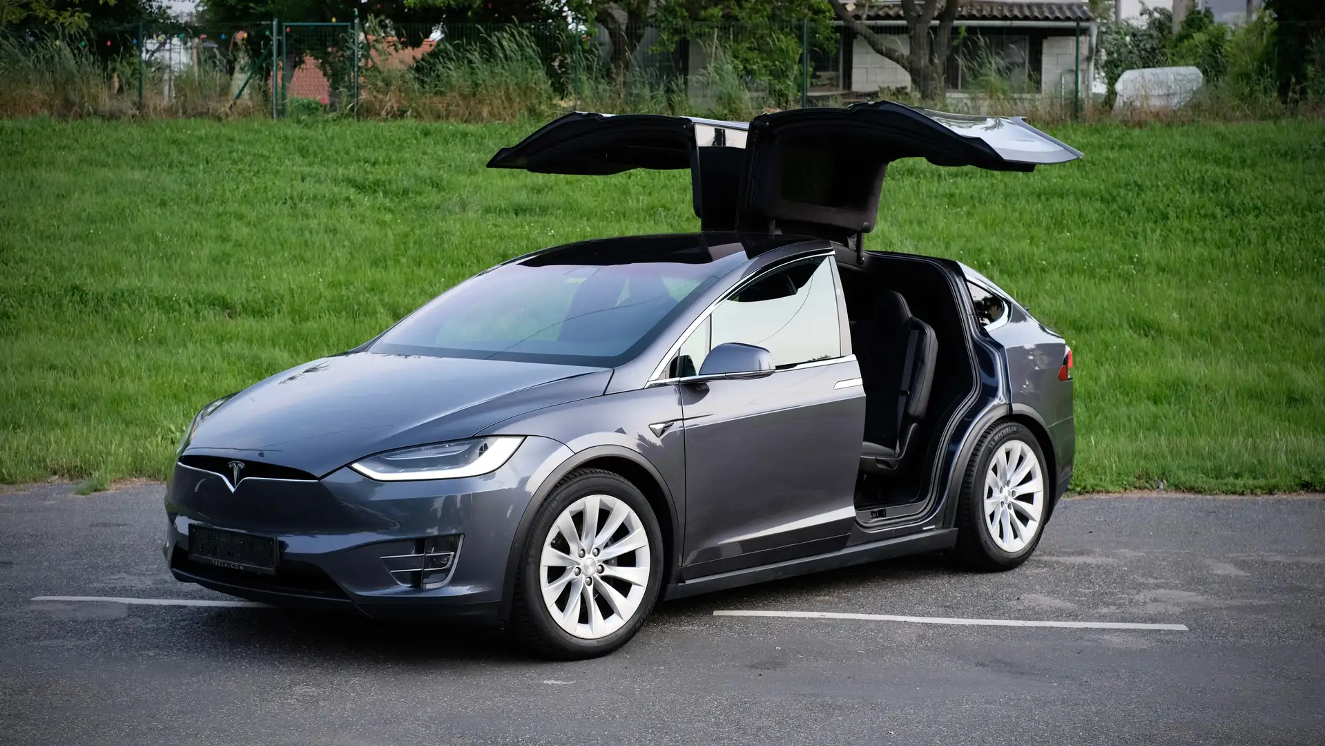 Tesla Model X Maximale Reichweite, 8-Fach, AHK, Vollausstattung Grau - 1