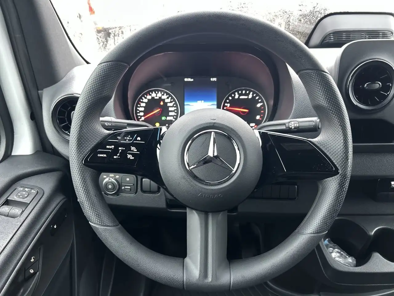 Mercedes-Benz Sprinter снимка Mercedes-Benz Sprinter