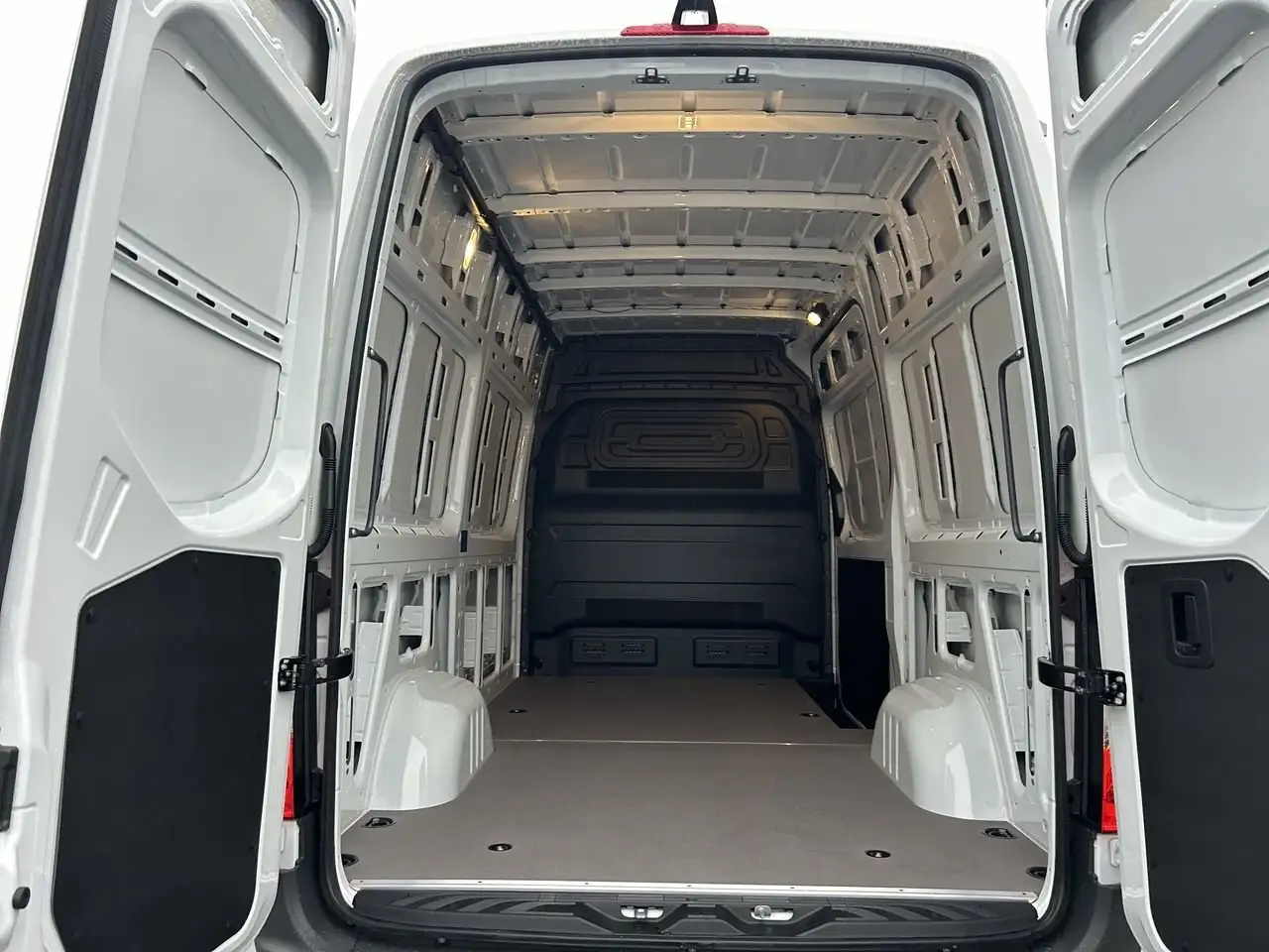 Mercedes-Benz Sprinter снимка Mercedes-Benz Sprinter