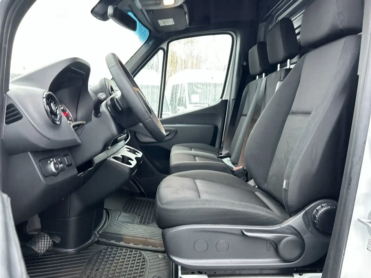Mercedes-Benz Sprinter снимка Mercedes-Benz Sprinter