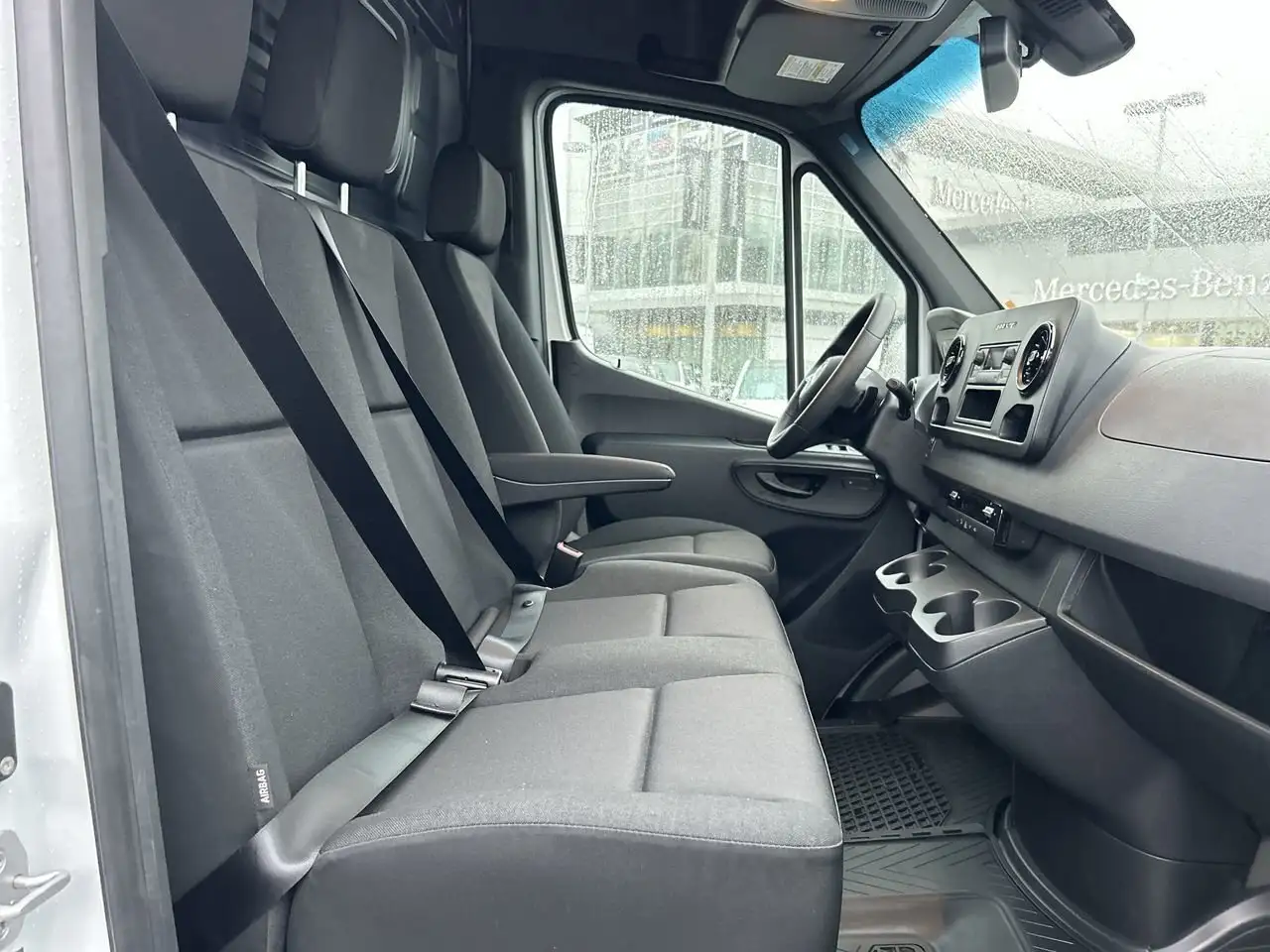 Mercedes-Benz Sprinter снимка Mercedes-Benz Sprinter