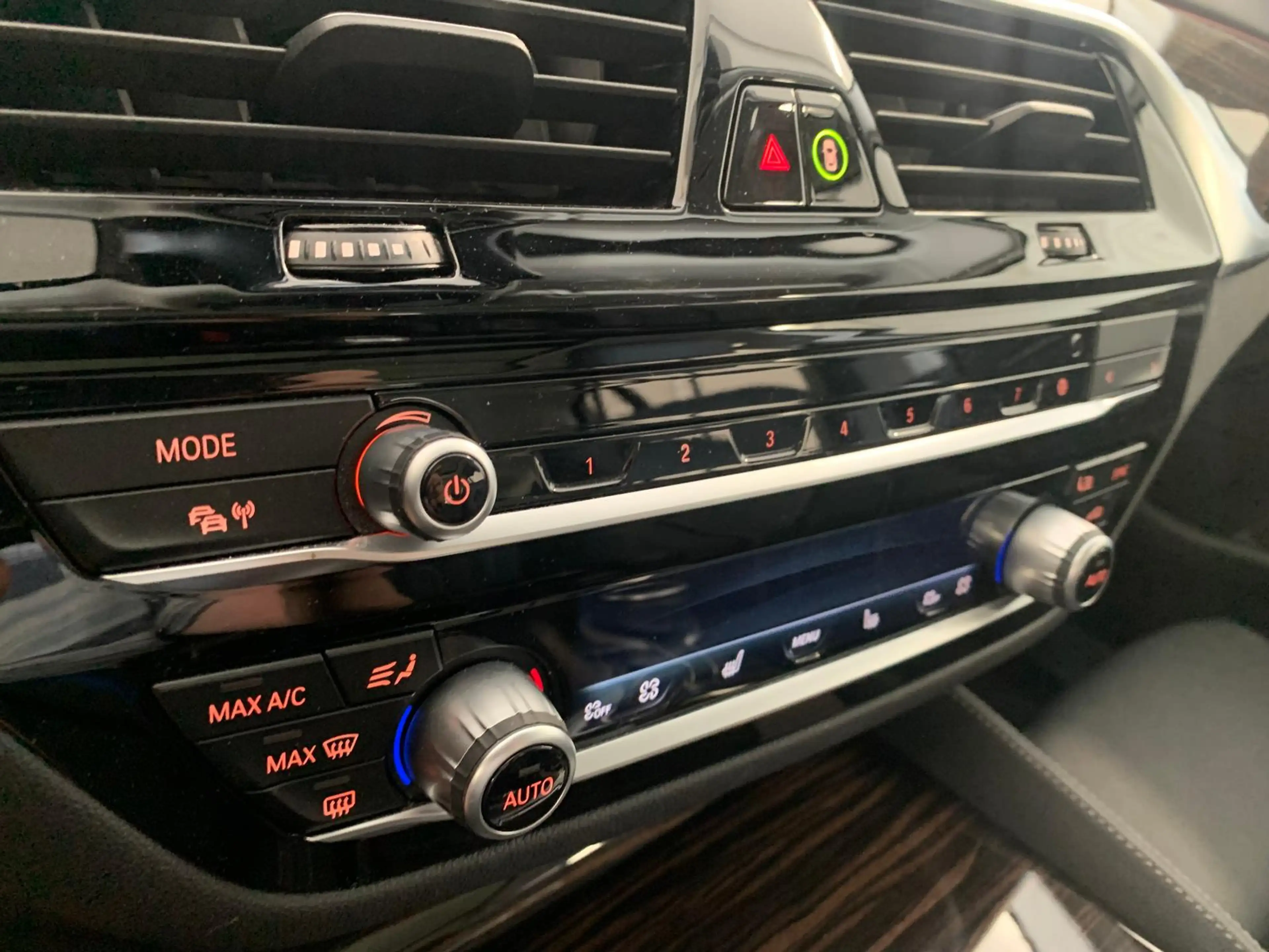 BMW 530 d Luxury DRIVING-PROF/PANORAMA/AHK — photo 15