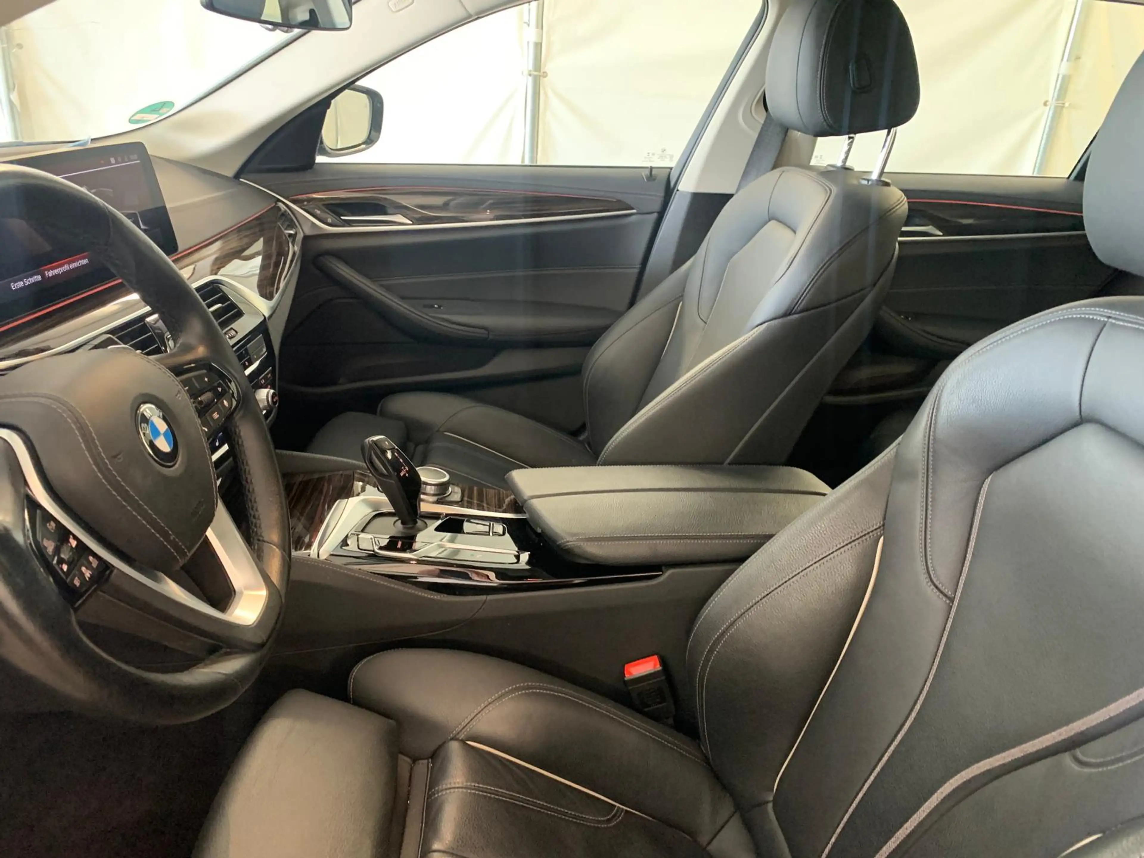 BMW 530 d Luxury DRIVING-PROF/PANORAMA/AHK — photo 12