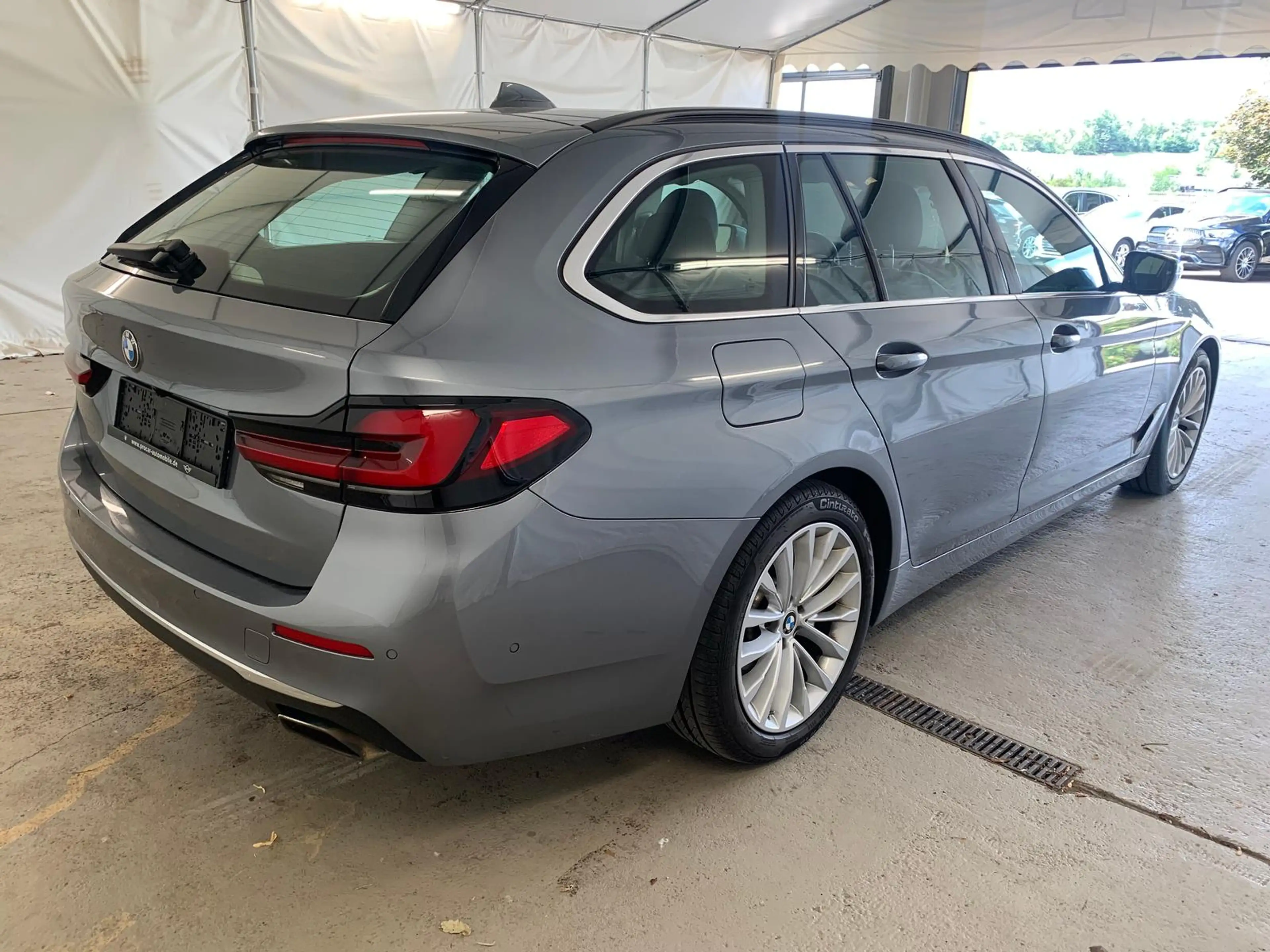 BMW 530 d Luxury DRIVING-PROF/PANORAMA/AHK — photo 6