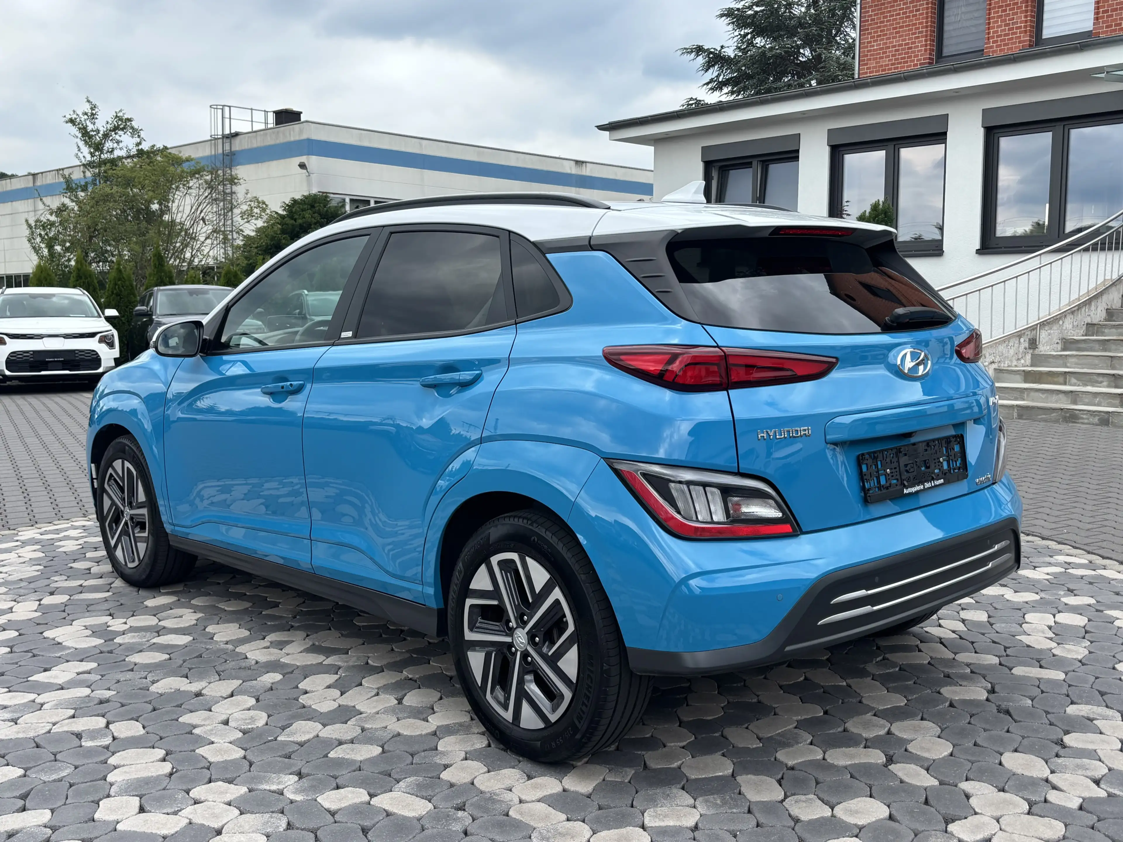 Hyundai KONA Prime LED HUD NAV LEDER 4xSHZ 64KWh — photo 6
