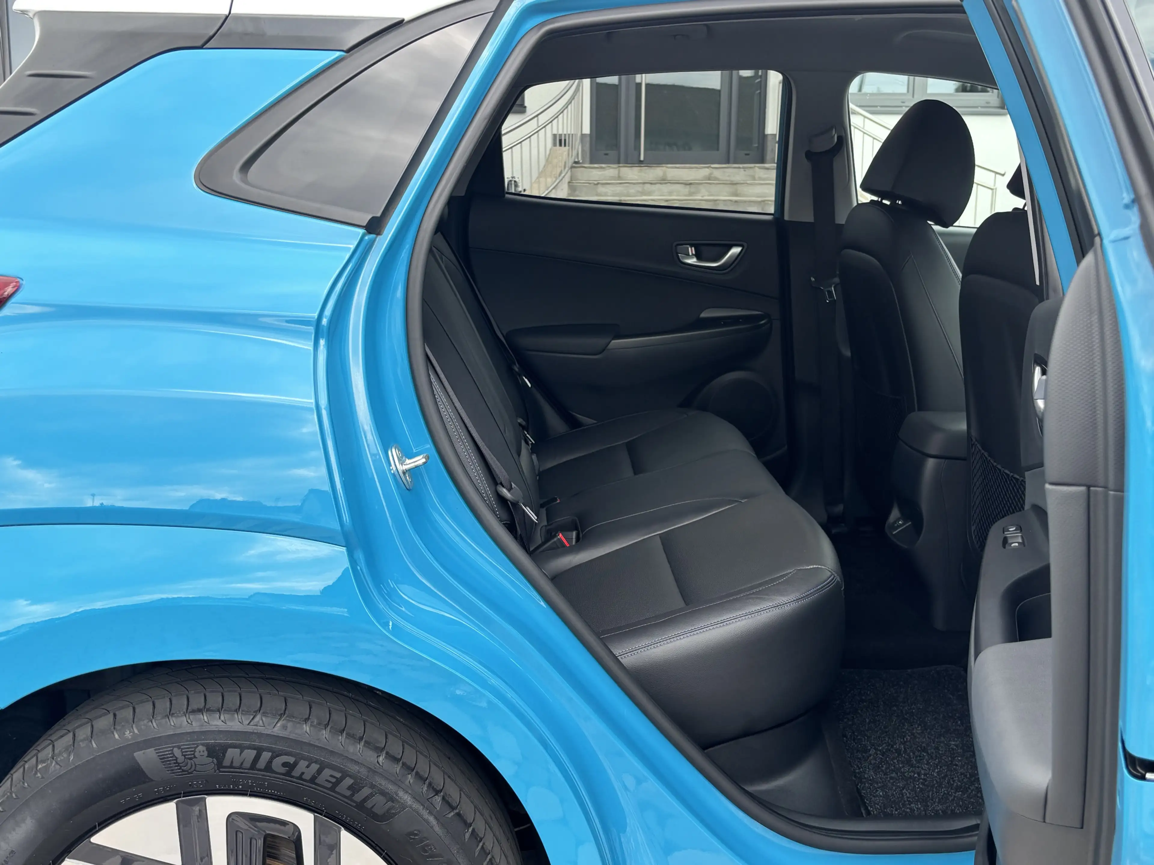 Hyundai KONA Prime LED HUD NAV LEDER 4xSHZ 64KWh — photo 11