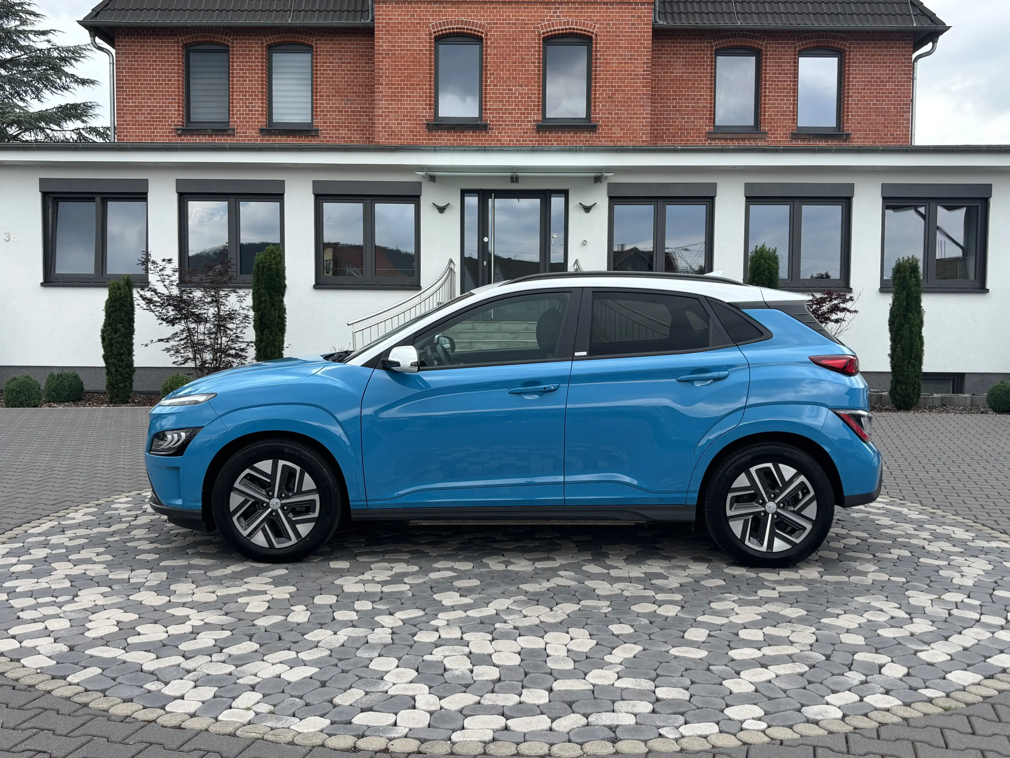 Hyundai KONA Prime LED HUD NAV LEDER 4xSHZ 64KWh — photo 5