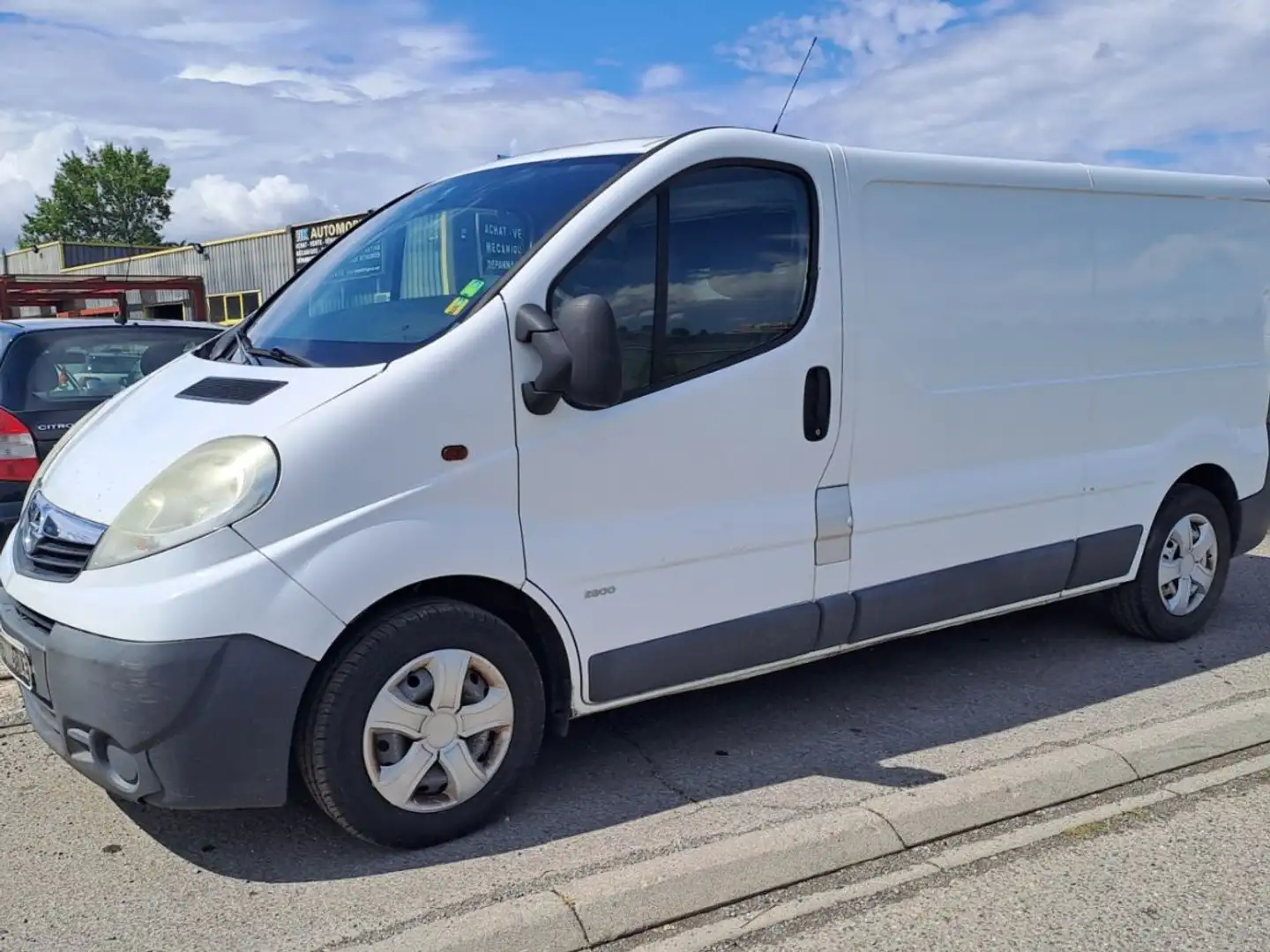 Opel Vivaro A Fourgon Phase 2 2.5 CDTI Fourgon court 145 cv Blanco - 1