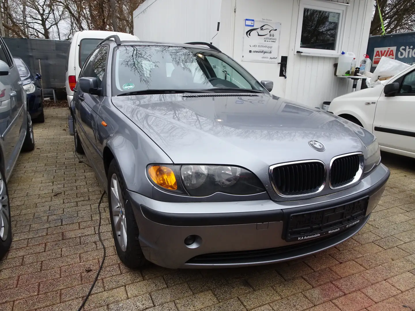 BMW 318 318i-Tüv Neu-ESD-SHZ-Klima-4xELF-PDC-Rost Frei. Grau - 1