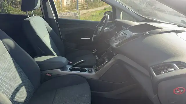 Ford C-Max view 28
