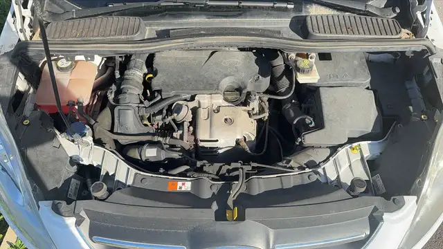 Ford C-Max view 15