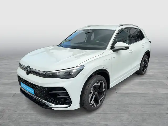 Volkswagen Tiguan view 2