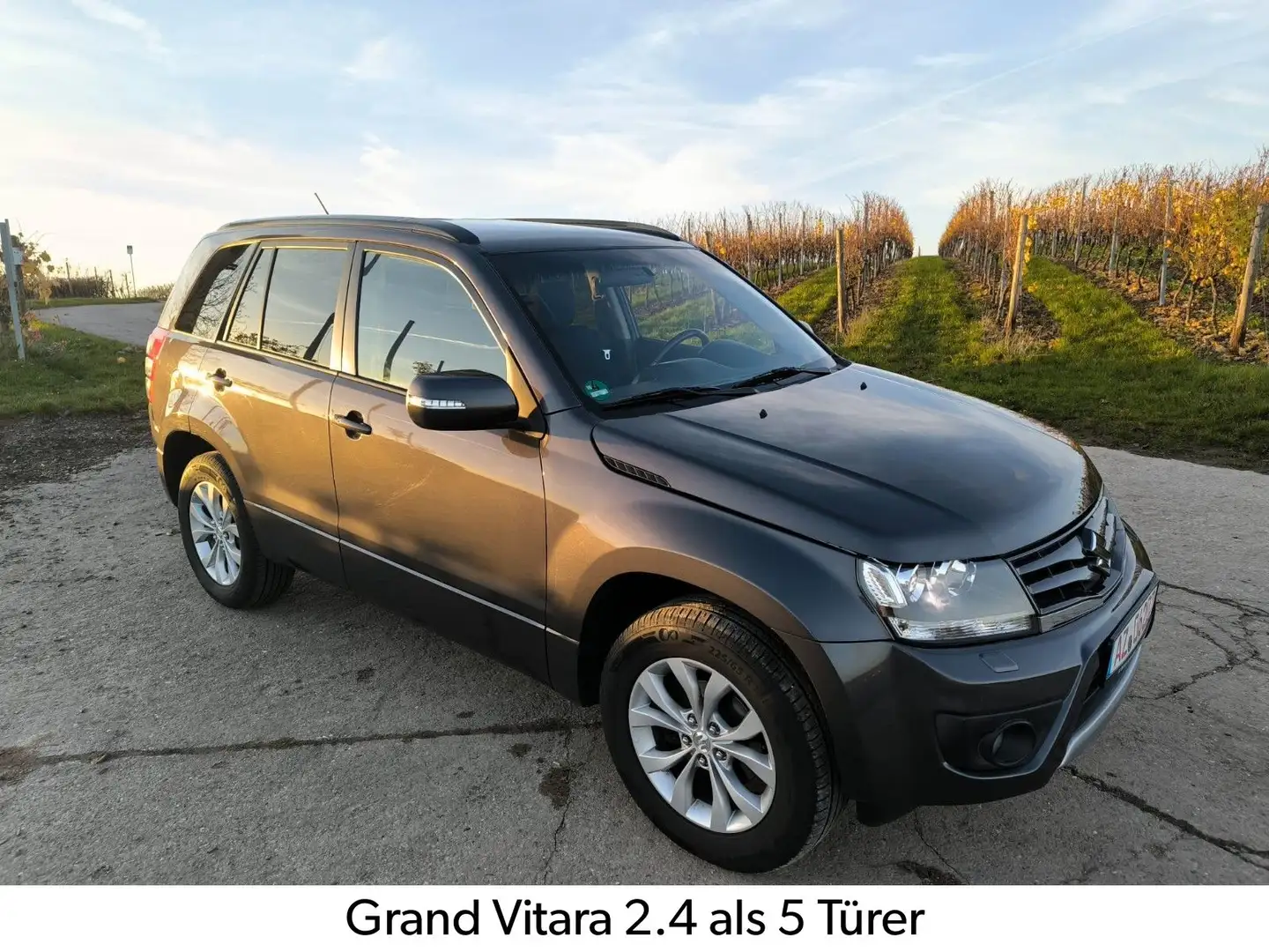 Suzuki Grand Vitara 2.4 Comfort 81 tkm modifiziert Grau - 1