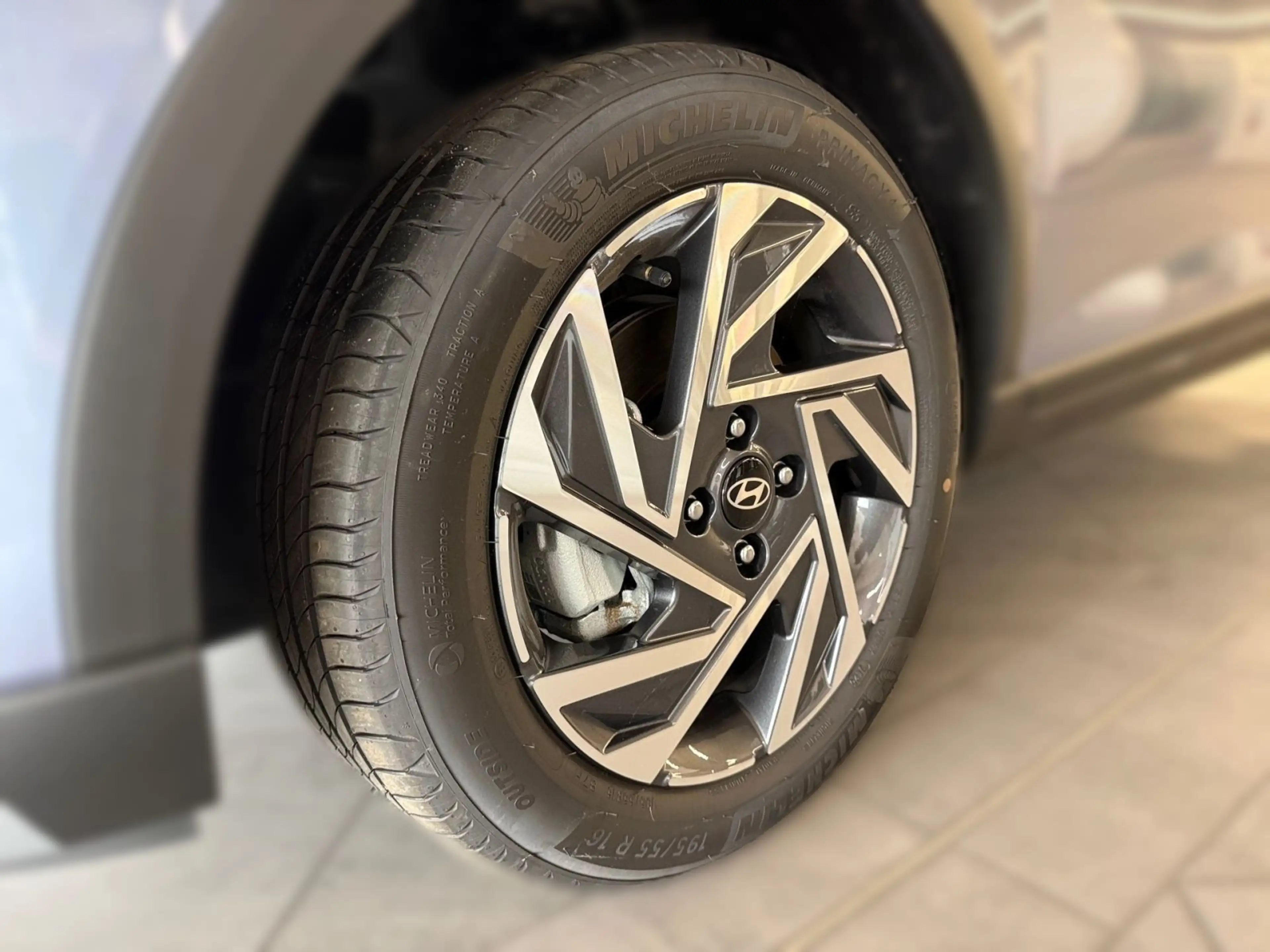 Hyundai BAYON 1.0 T-GDI 7-DCT Trend Navi LED Kamera — photo 9