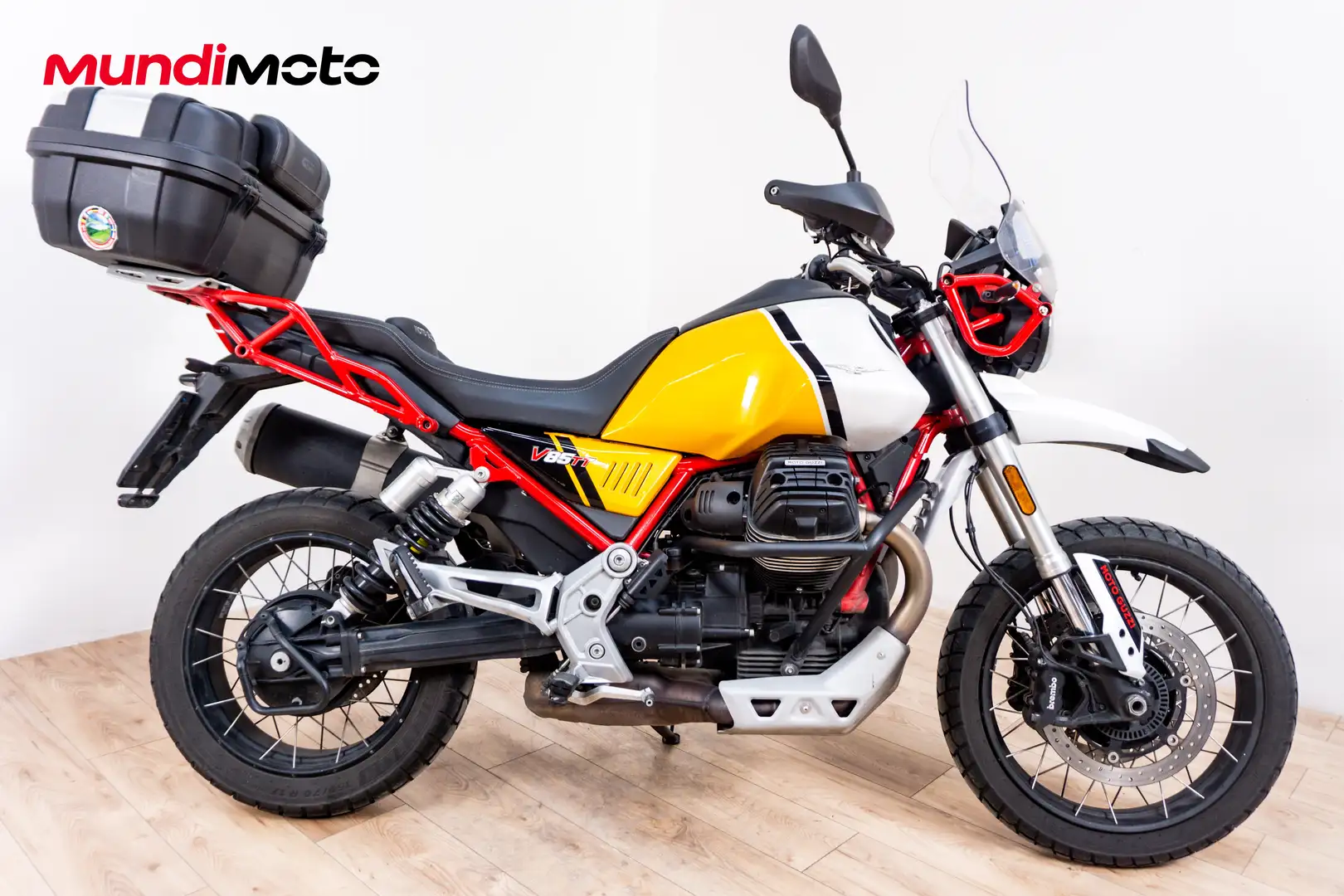 Moto Guzzi V 85 TT - 1