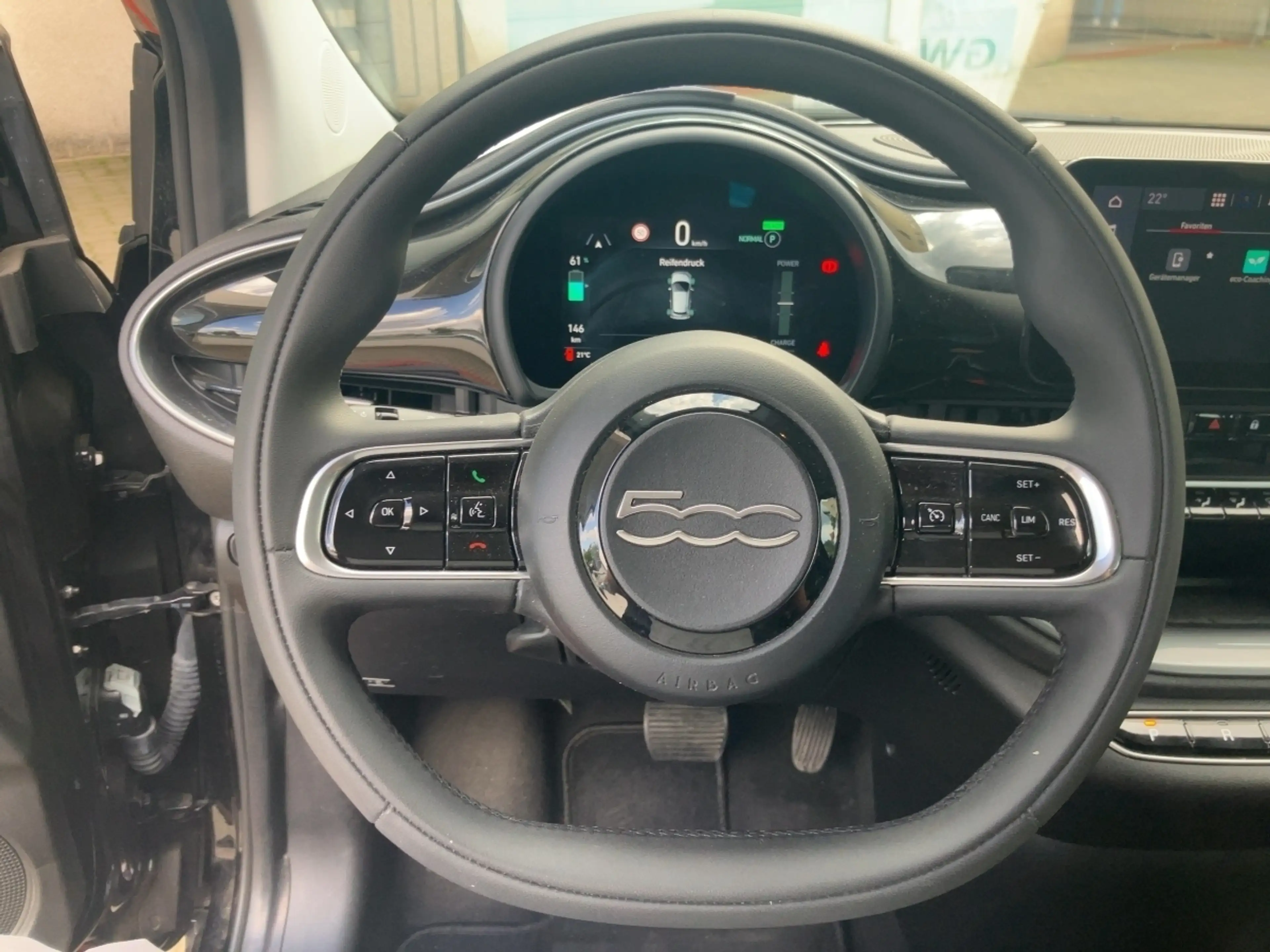 Fiat 500e Base 42 kWh Klimaautomatik*Carpaly*Touch — photo 13