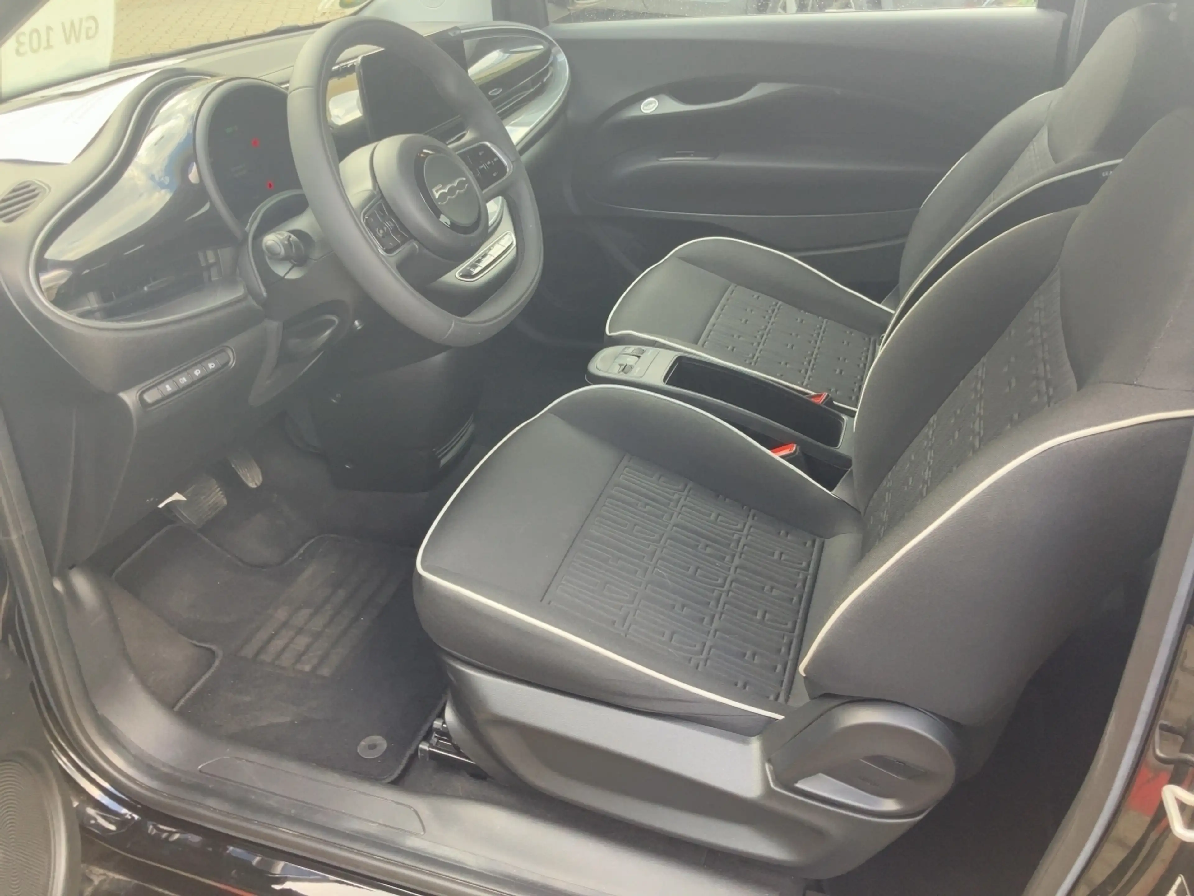 Fiat 500e Base 42 kWh Klimaautomatik*Carpaly*Touch — photo 10