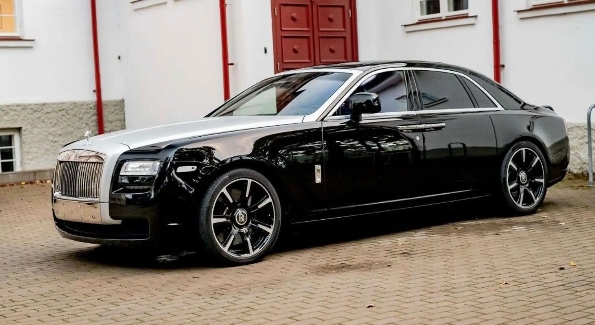 Rolls-Royce Ghost Schwarz - 2