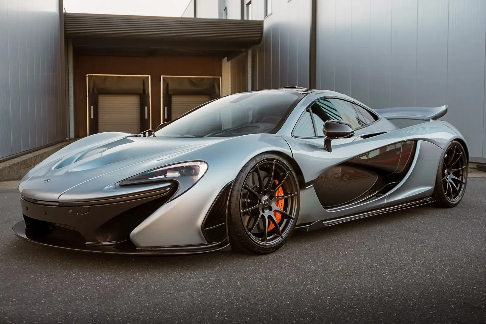 McLaren P1 3.8 V8 - MSO Mercury Silver - 1 of 375 Gri - 2