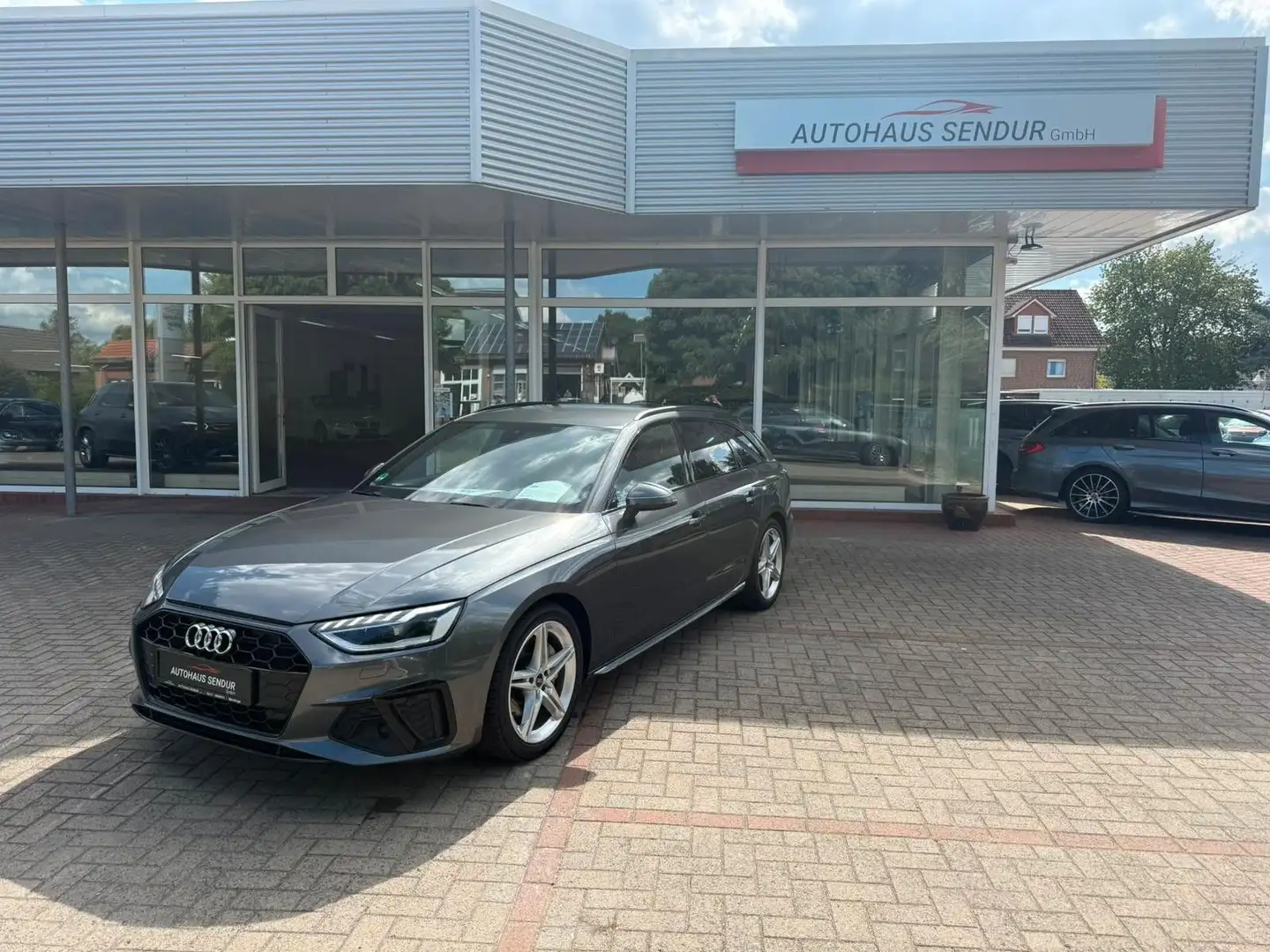 Audi A4 Avant 40 TDI S line *VIRTUAL*1.HAND Grau - 1