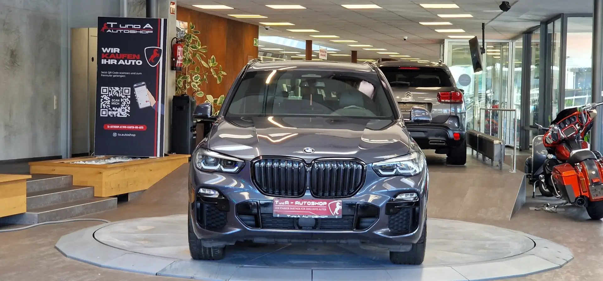 BMW X5 40d xDrive G05 M-Paket Aut. *Head-up*AHK*360°*Sitz Grau - 2