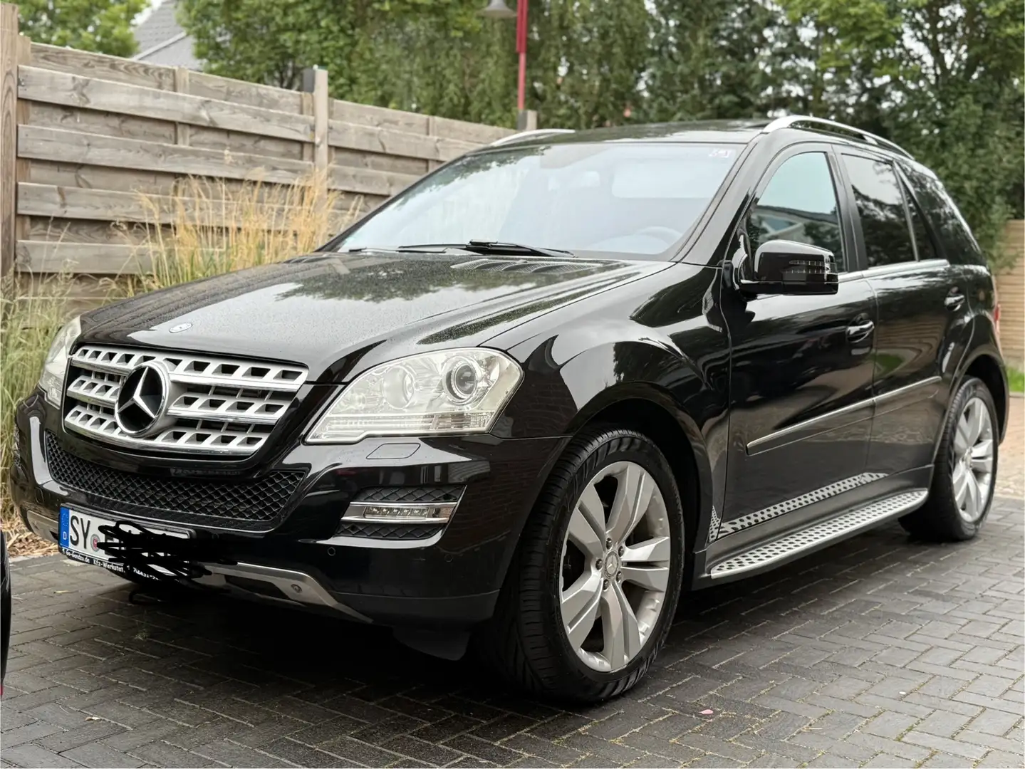 Mercedes-Benz ML 350 ML 350 CDI 4Matic (164.125) Чорний - 1