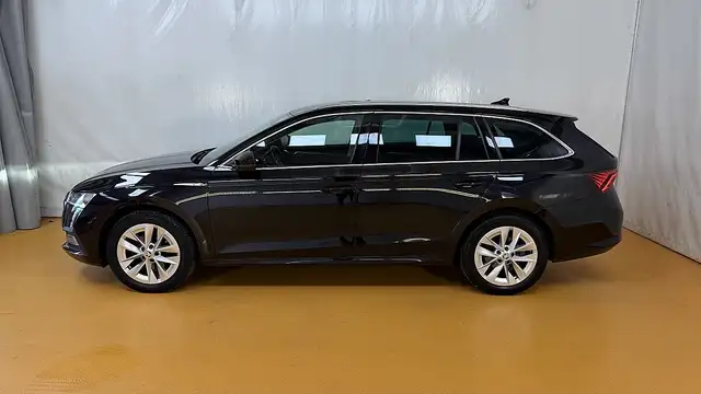 Skoda Octavia view 9